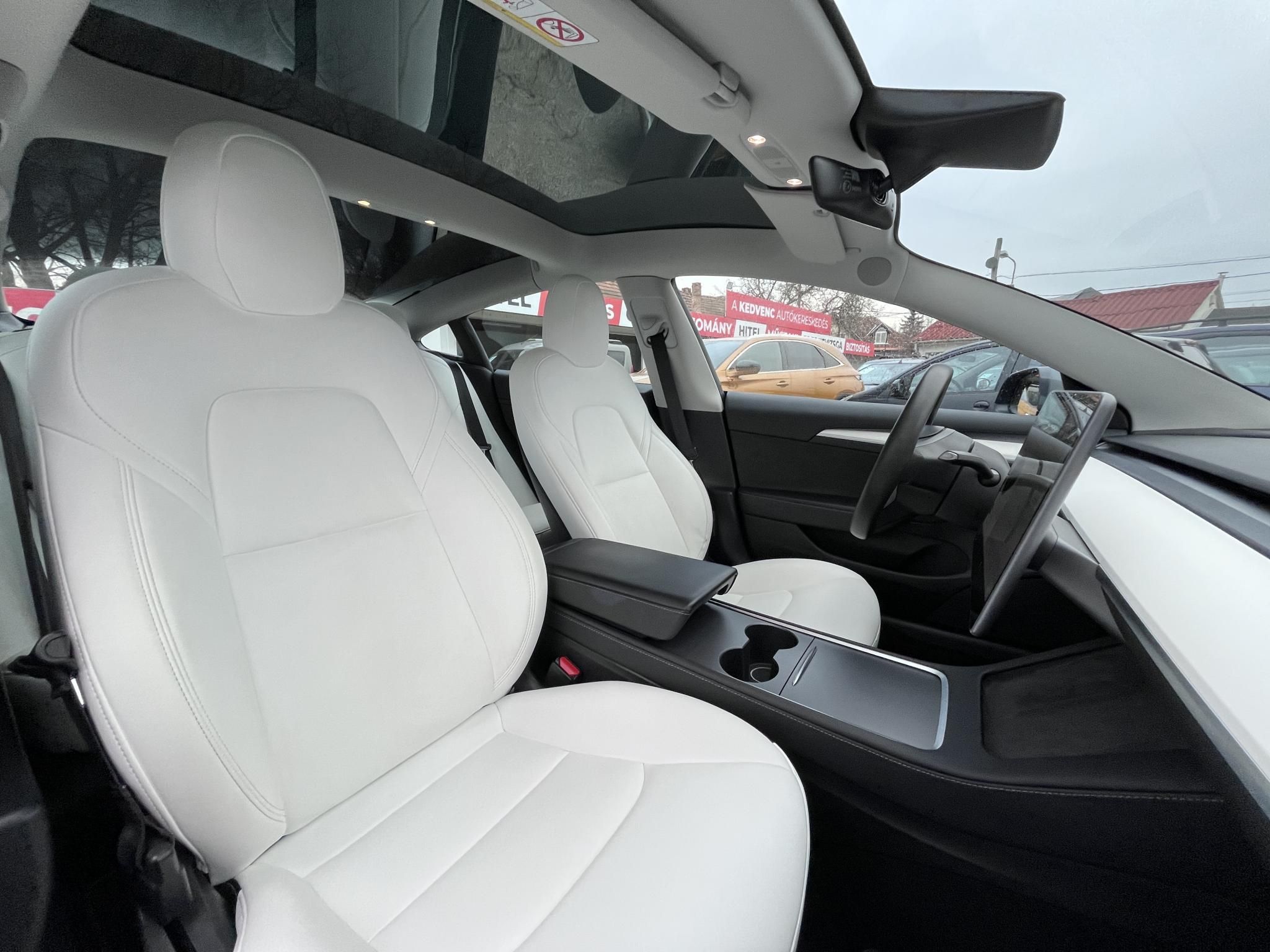 TESLA MODEL 3 Long Range AWD (Automata) 77e km. FEHÉR BELSŐ. mátrix LED. hőszivattyú. garanciális!
