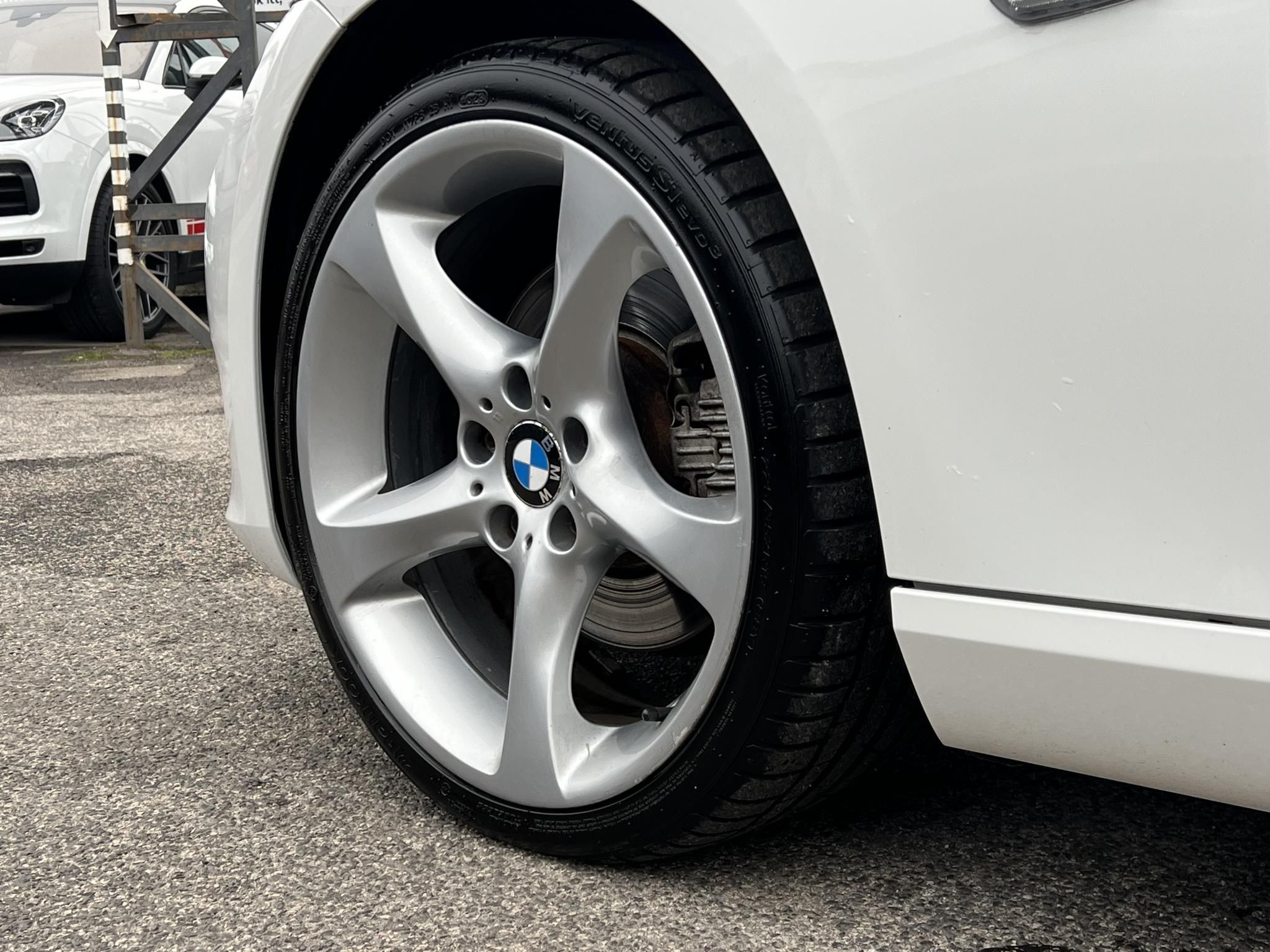 BMW 325i (Automata) Xenon Tempomat Ülésfűtés Bluetooth Navi PDC Friss vizsga!