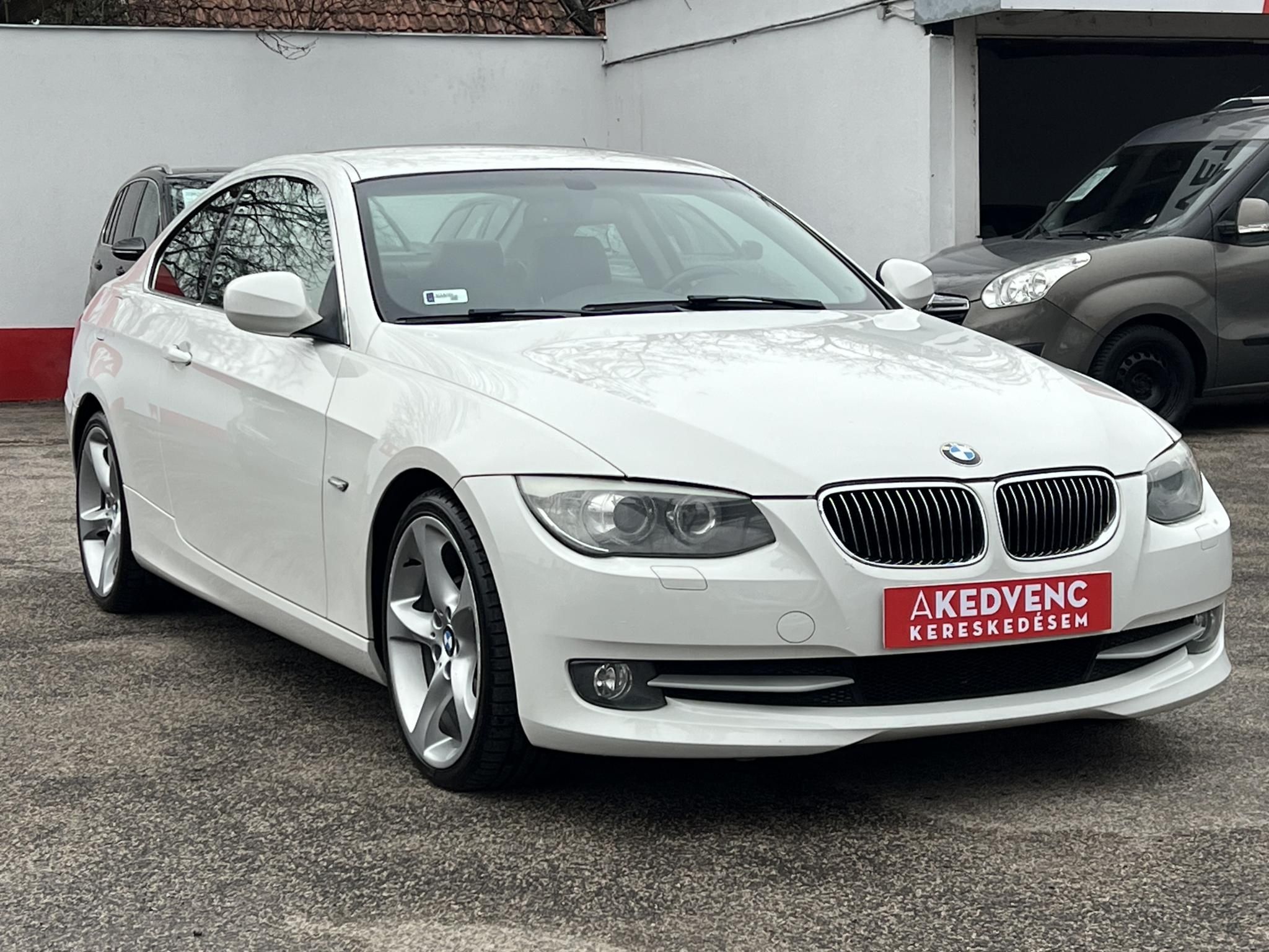 BMW 325i (Automata) Xenon Tempomat Ülésfűtés Bluetooth Navi PDC Friss vizsga!