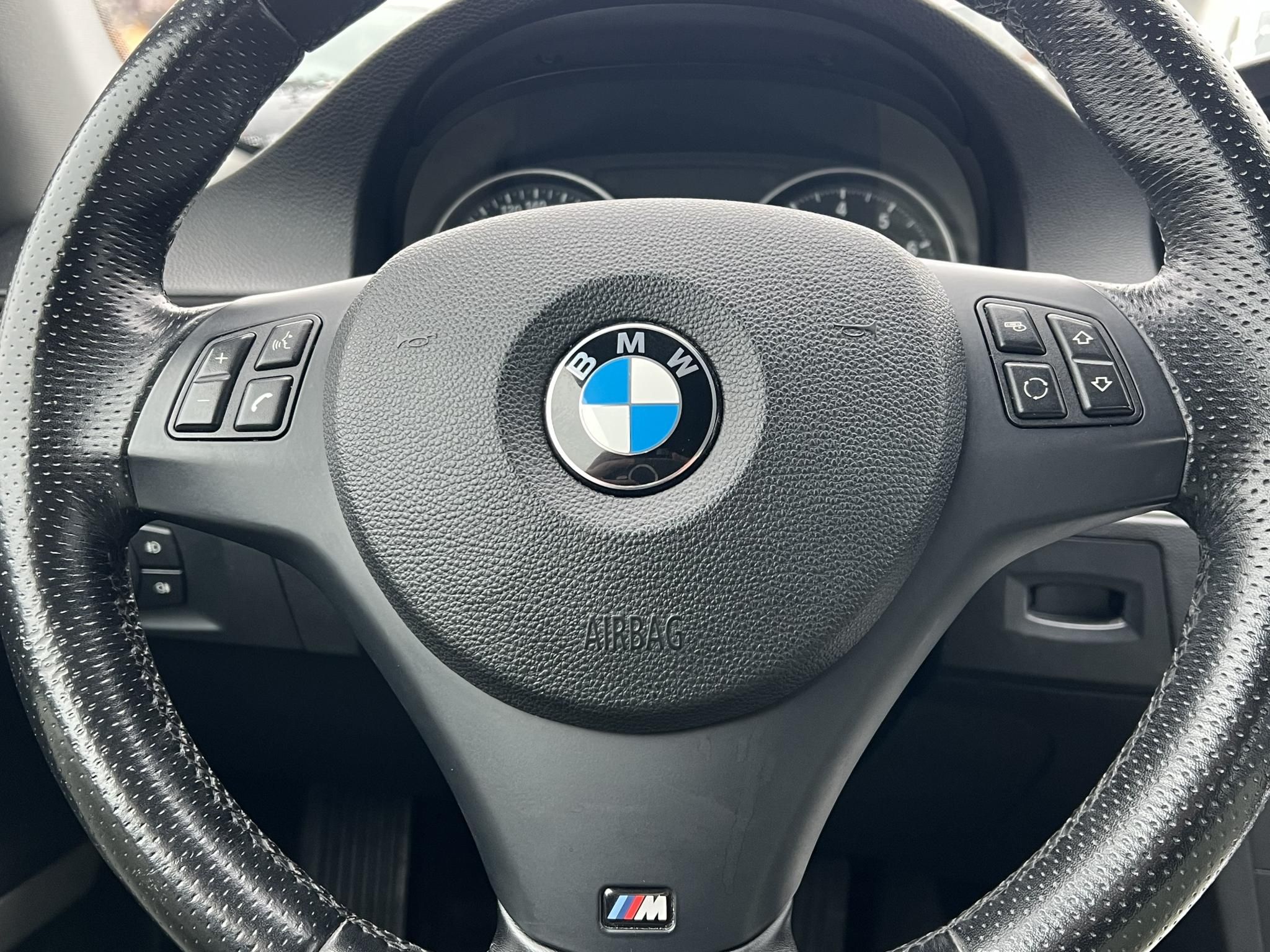 BMW 325i (Automata) Xenon Tempomat Ülésfűtés Bluetooth Navi PDC Friss vizsga!