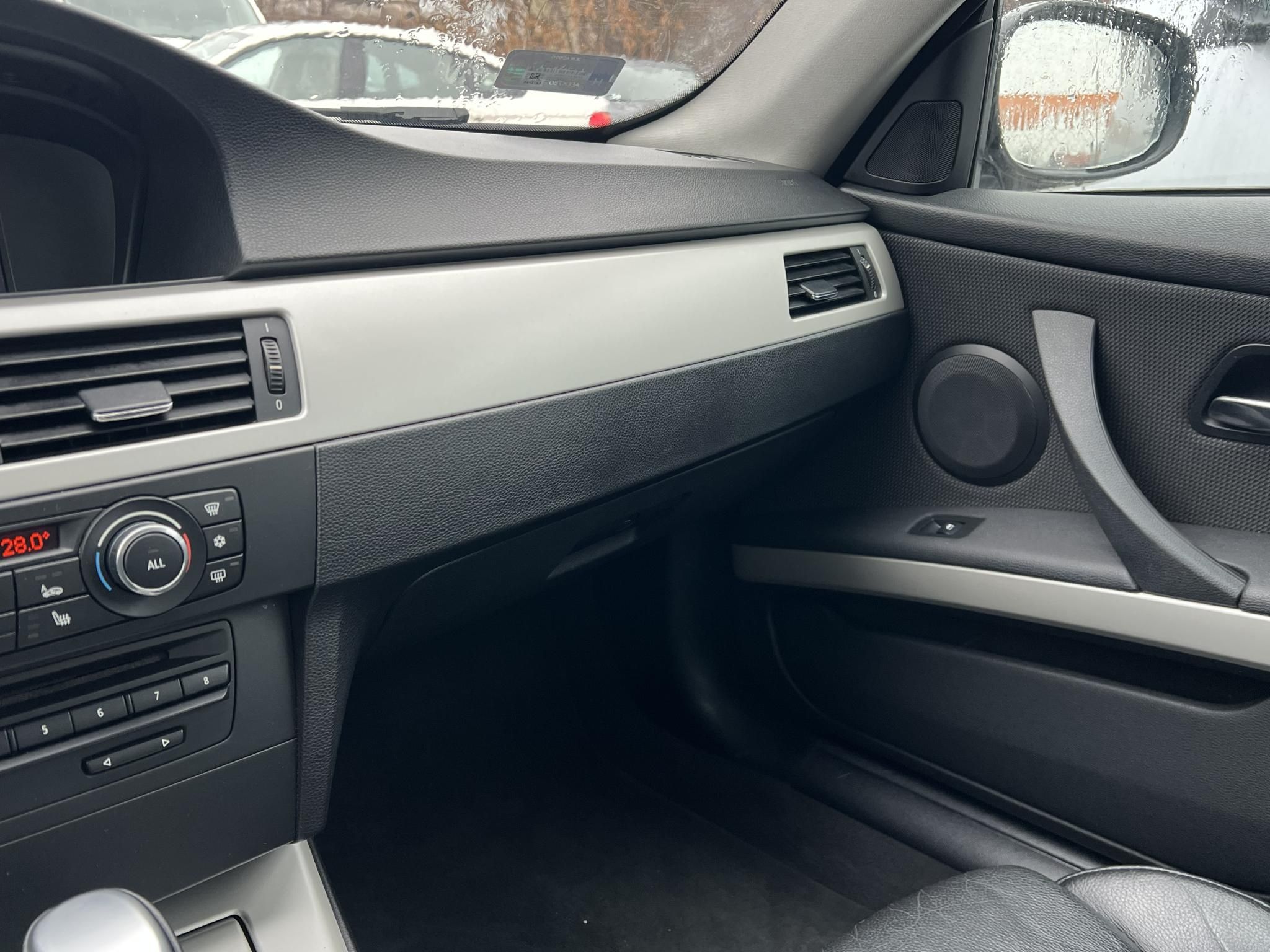 BMW 325i (Automata) Xenon Tempomat Ülésfűtés Bluetooth Navi PDC Friss vizsga!
