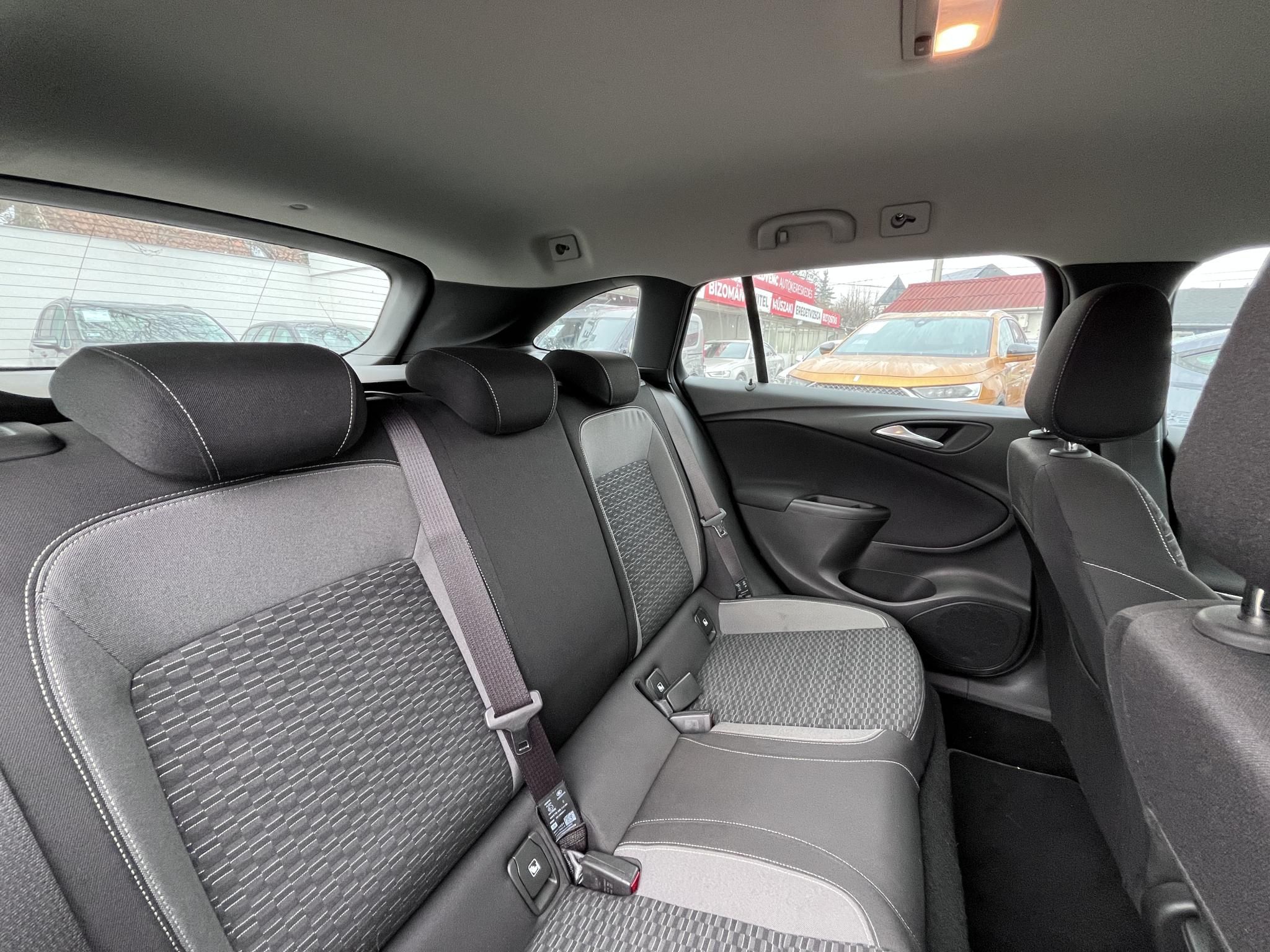 OPEL ASTRA K Sports Tourer 1.5 CDTI Business Edition Tolatóradar. tempomat. keveset futott