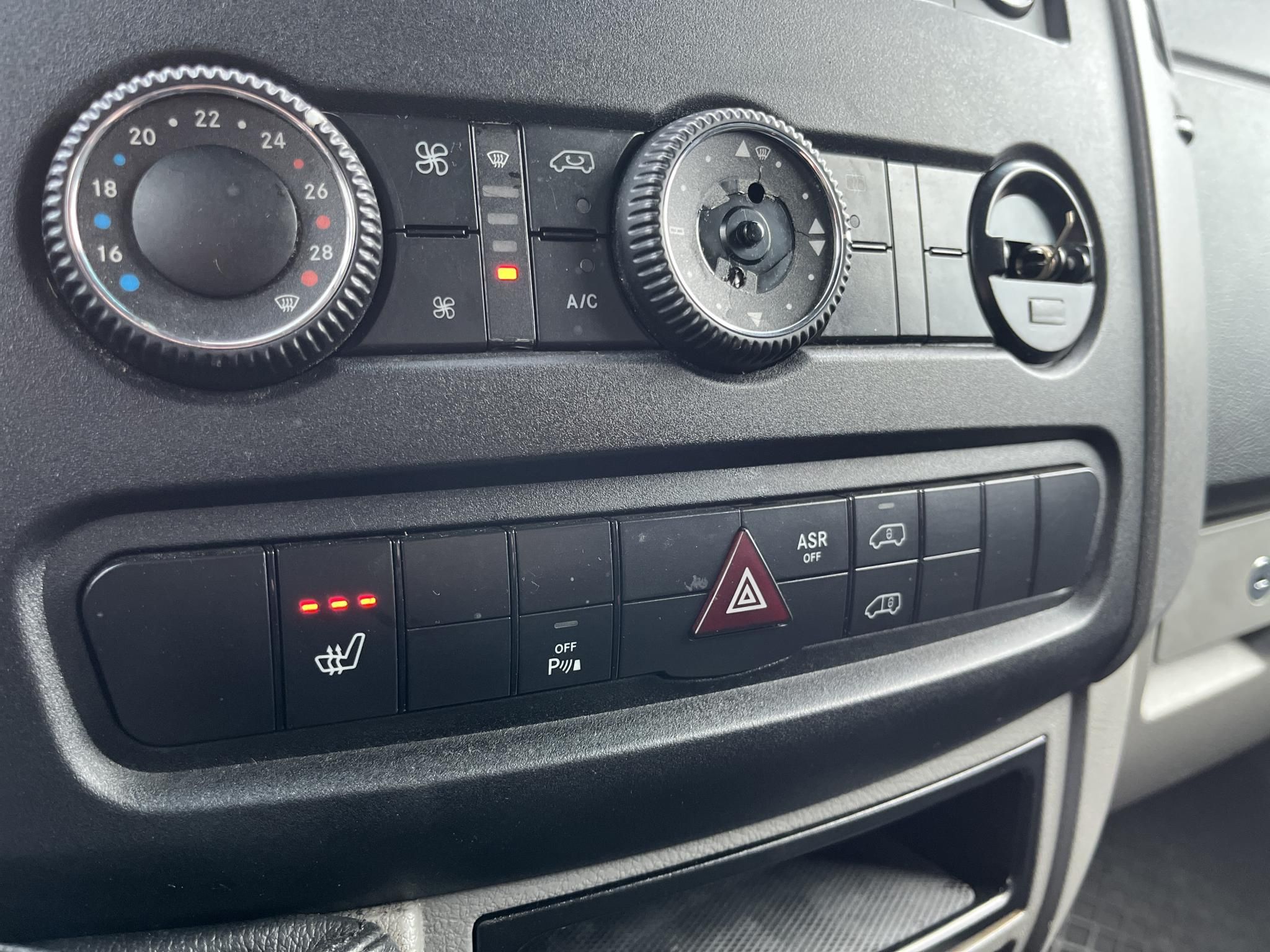 MERCEDES-BENZ SPRINTER 316 CDI 906.633.13 Friss műszaki vizsga! Kamera Ülésfűtés Vonóhorog Tolatóradar Bi-xenon Állófűtés