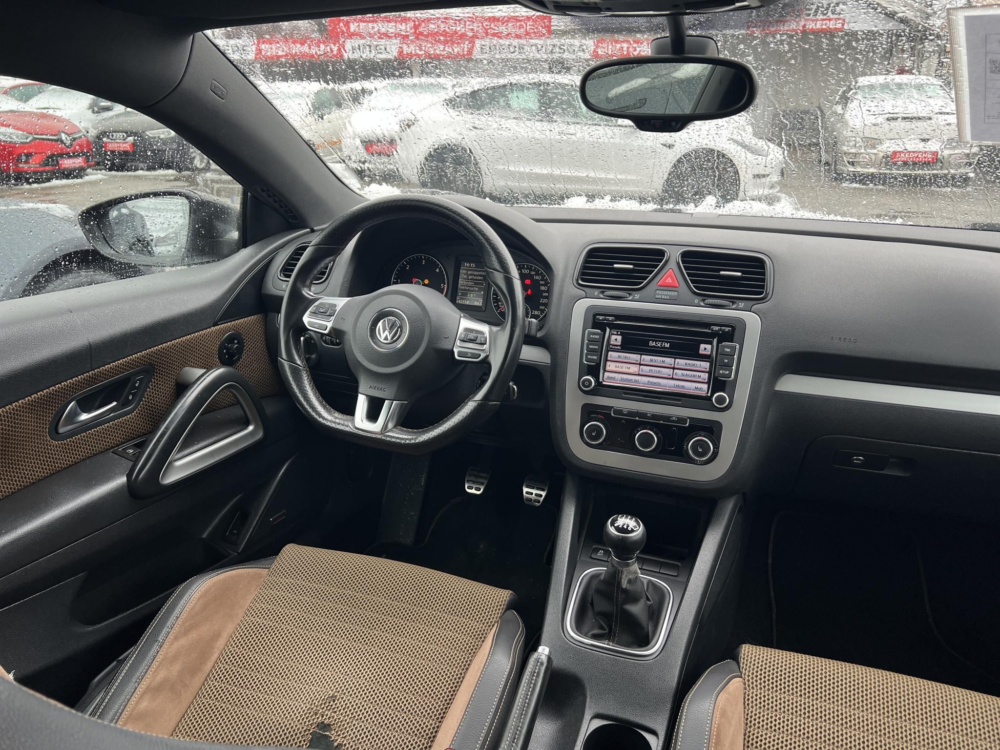 VOLKSWAGEN SCIROCCO 2.0 CR TDI Klíma Tempomat Bluetooth Multi kormány!