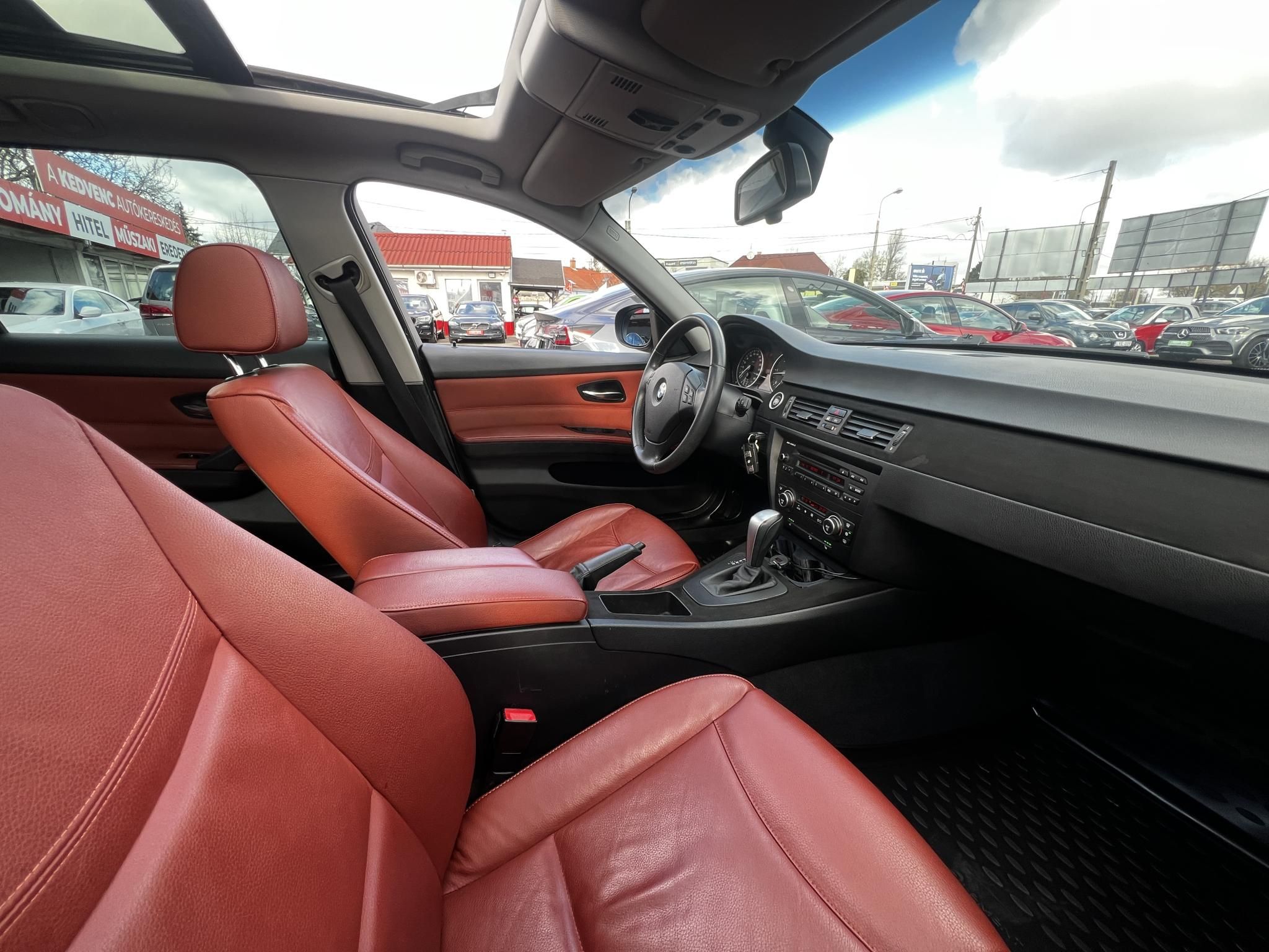 BMW 320d xDrive Touring (Automata) Bordó bőr belső.153e km. M.o.-i. panoráma tető ülésfűtés frissen szervizelt!