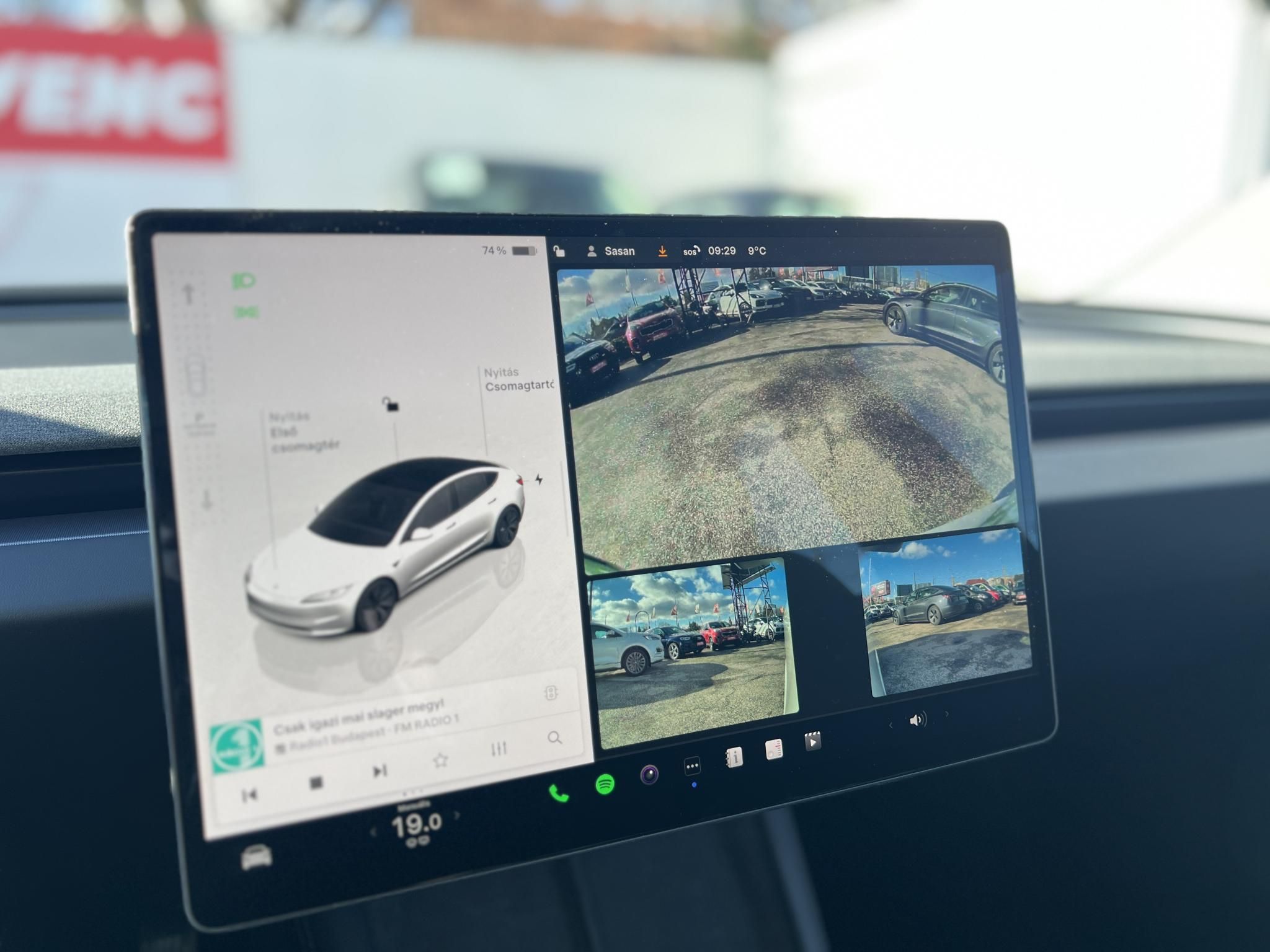 TESLA MODEL 3 Long Range AWD (Automata) HIGHLAND. TÉLI-NYÁRI SZETT GYÁRI ALUFELNIVEL