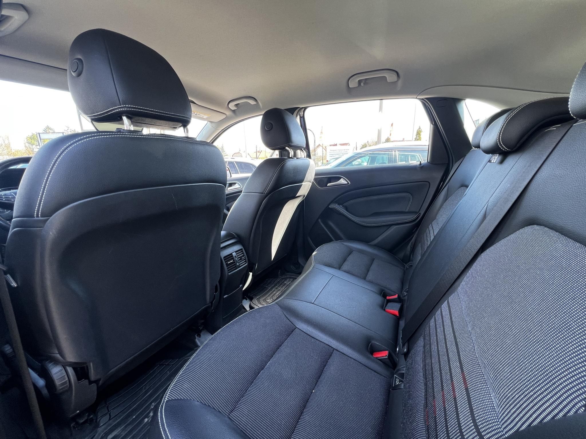 MERCEDES-BENZ B 250 E (Automata) 94e km. téli-nyári gumi. kamera. 2 gyári kulcs!