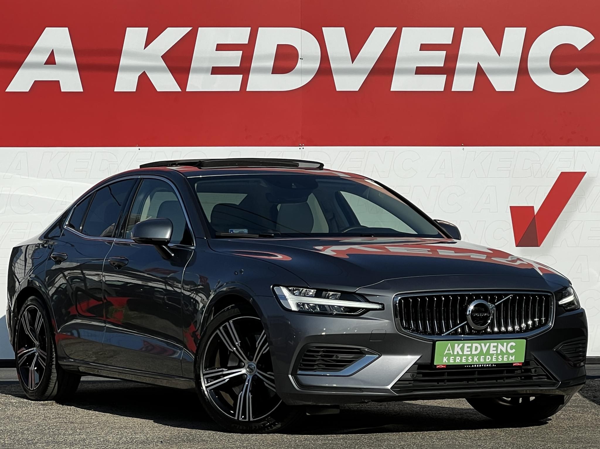 VOLVO S60 2.0 [T8] Recharge Inscription AWD Geartronic 27e km. M.o.-i. garanciális. márkaszervizelt. harman/kardon. ZÖLD rendszám!
