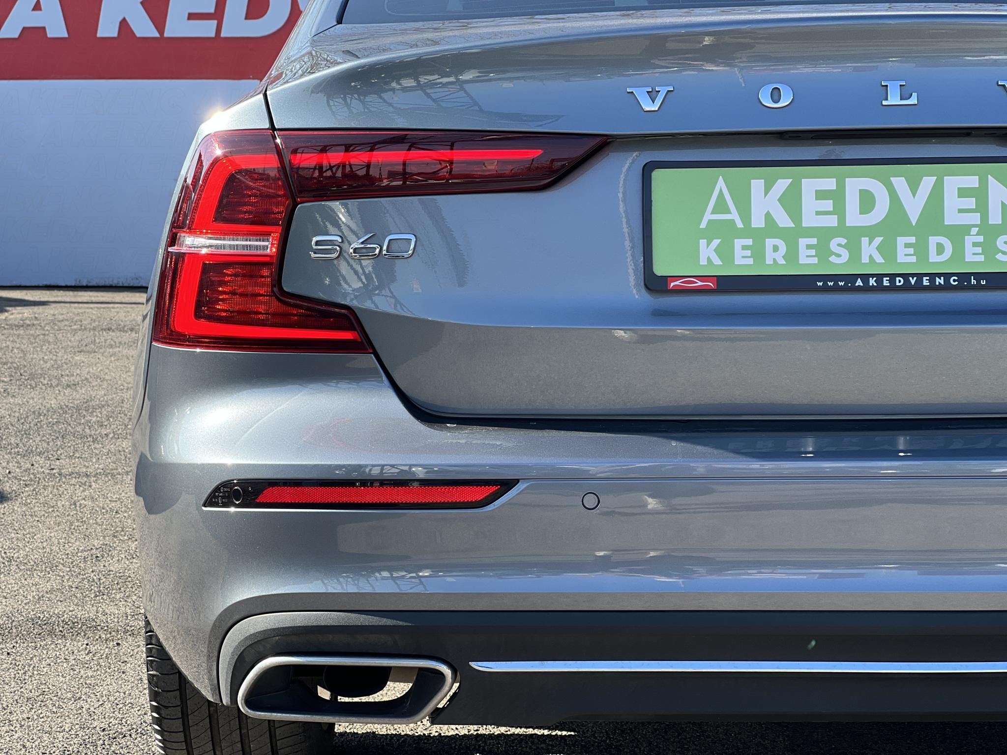 VOLVO S60 2.0 [T8] Recharge Inscription AWD Geartronic 27e km. M.o.-i. garanciális. márkaszervizelt. harman/kardon. ZÖLD rendszám!