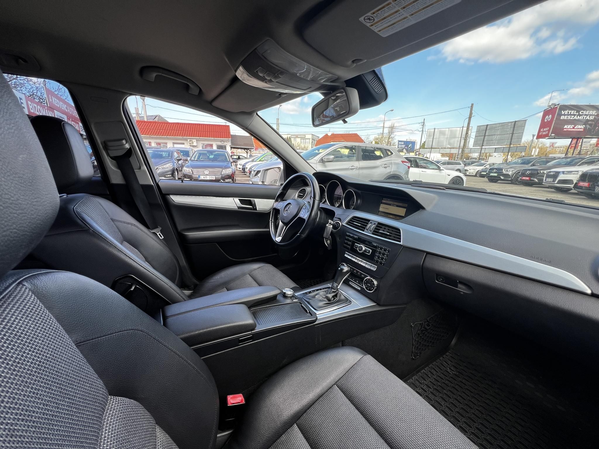 MERCEDES-BENZ C 250 T BlueEFFICIENCY Avantgarde (Automata) FACELIFT. Teljes szerviztörténet. vezérlés cserélve!