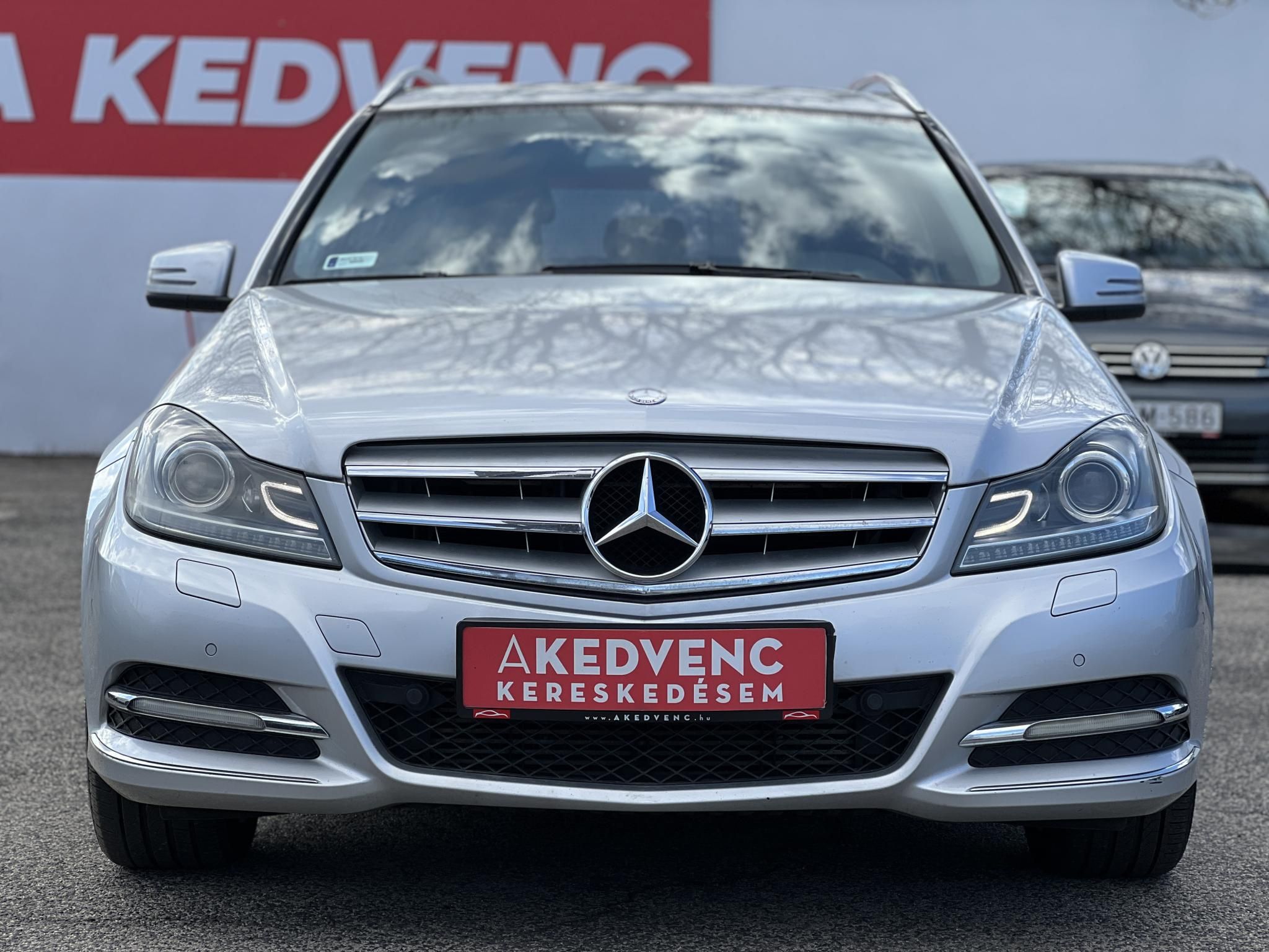 MERCEDES-BENZ C 250 T BlueEFFICIENCY Avantgarde (Automata) FACELIFT. Teljes szerviztörténet. vezérlés cserélve!