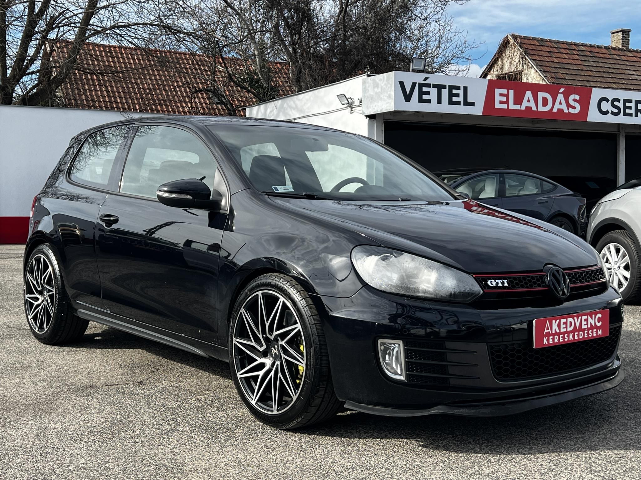 VOLKSWAGEN GOLF VI 2.0 TSI GTI DSG 270LE. Keskin felnik. Popcorn