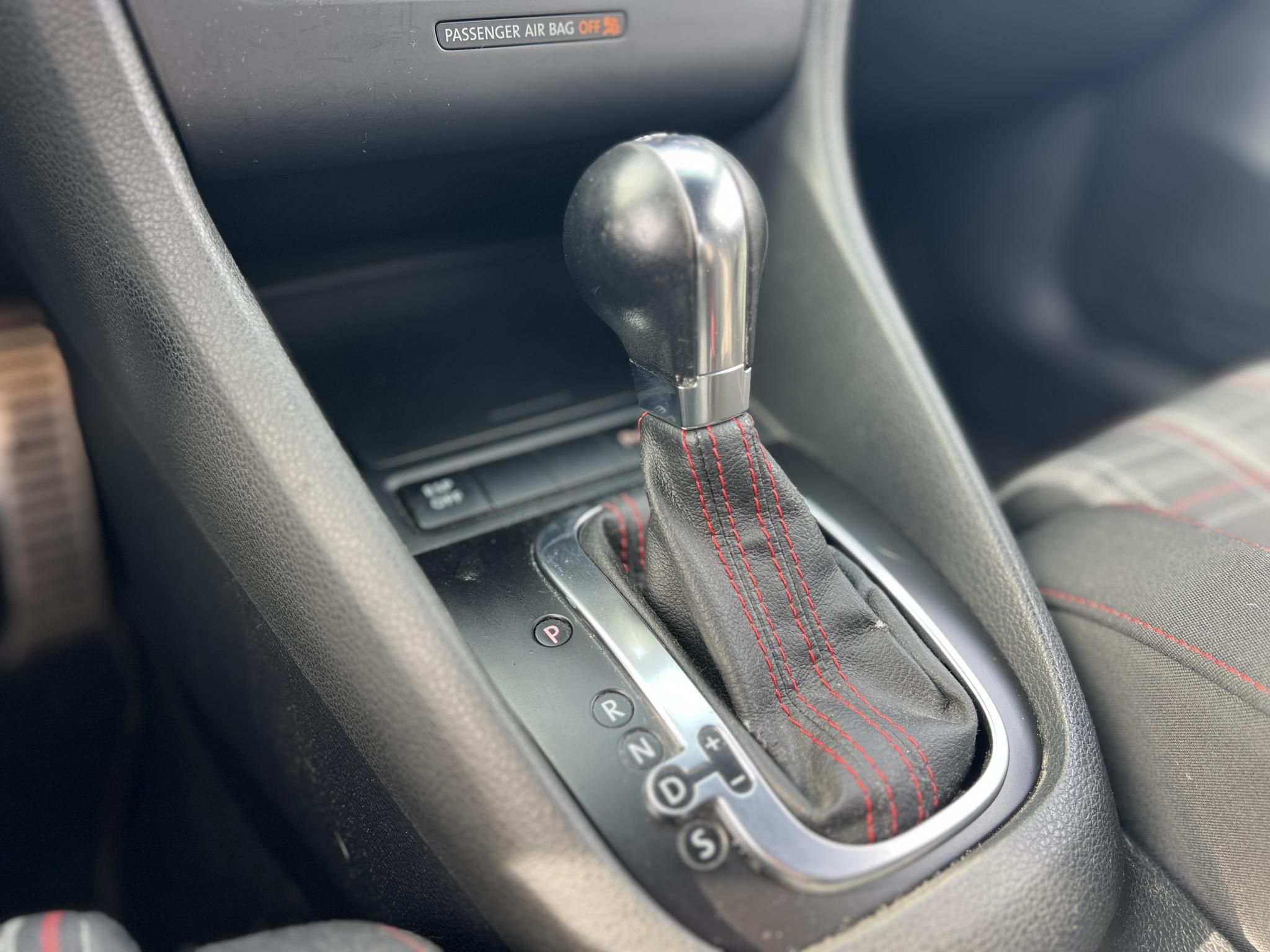 VOLKSWAGEN GOLF VI 2.0 TSI GTI DSG 270LE. Keskin felnik. Popcorn