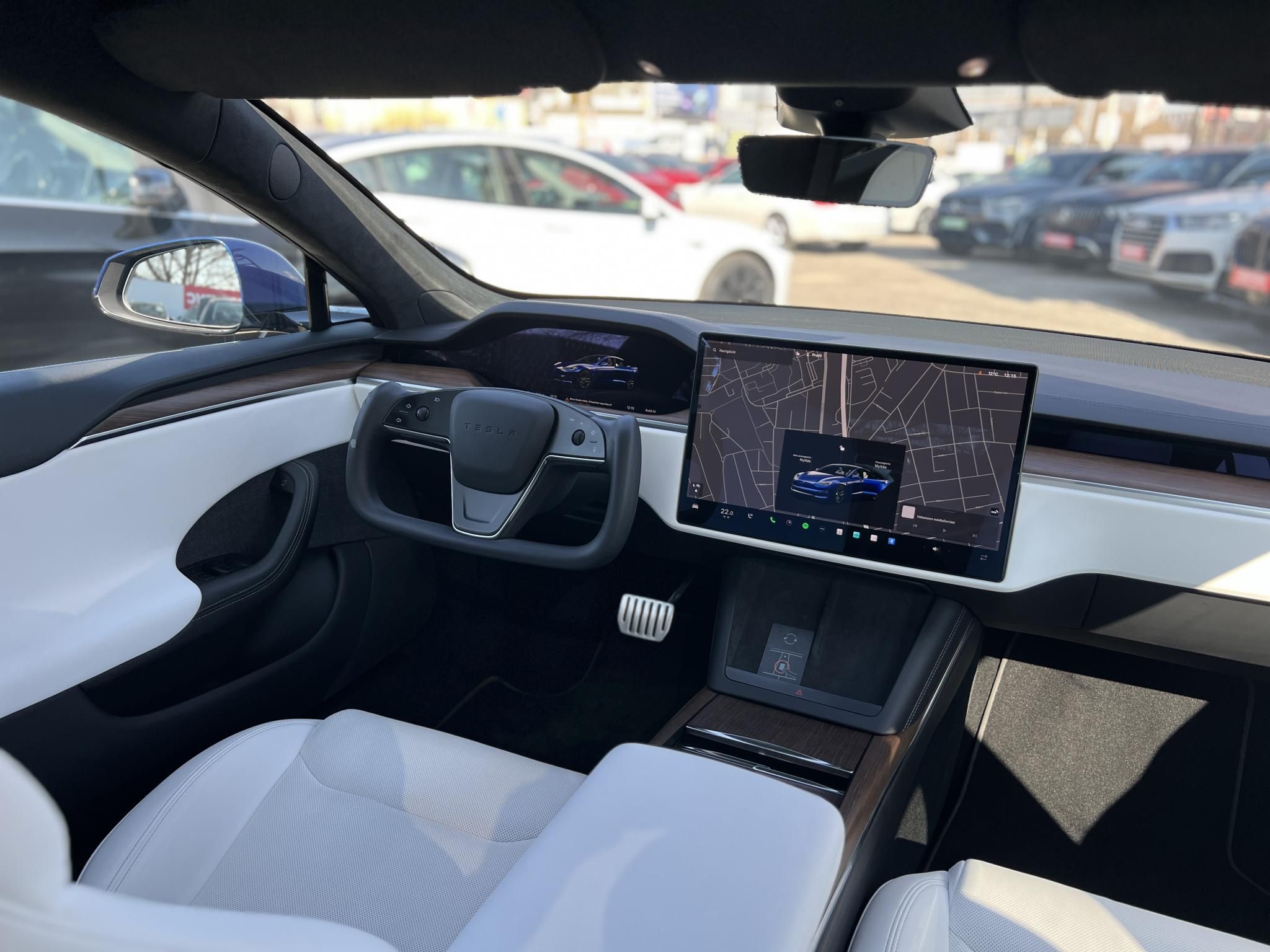 TESLA MODEL S Long Range AWD (Automata) Yoke kormány. Fehér belső. 21 felni. Garanciális