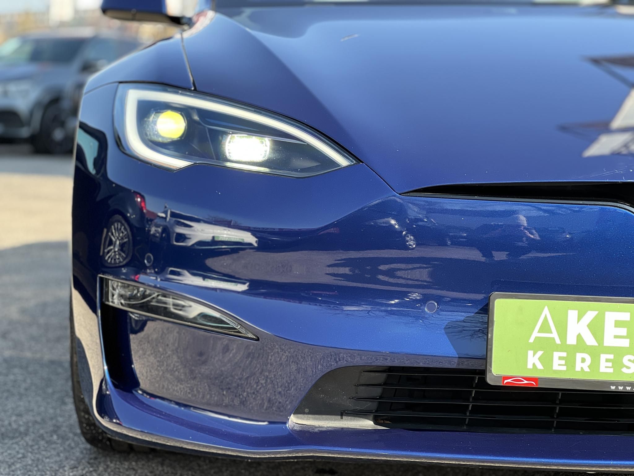 TESLA MODEL S Long Range AWD (Automata) Yoke kormány. Fehér belső. 21 felni. Garanciális