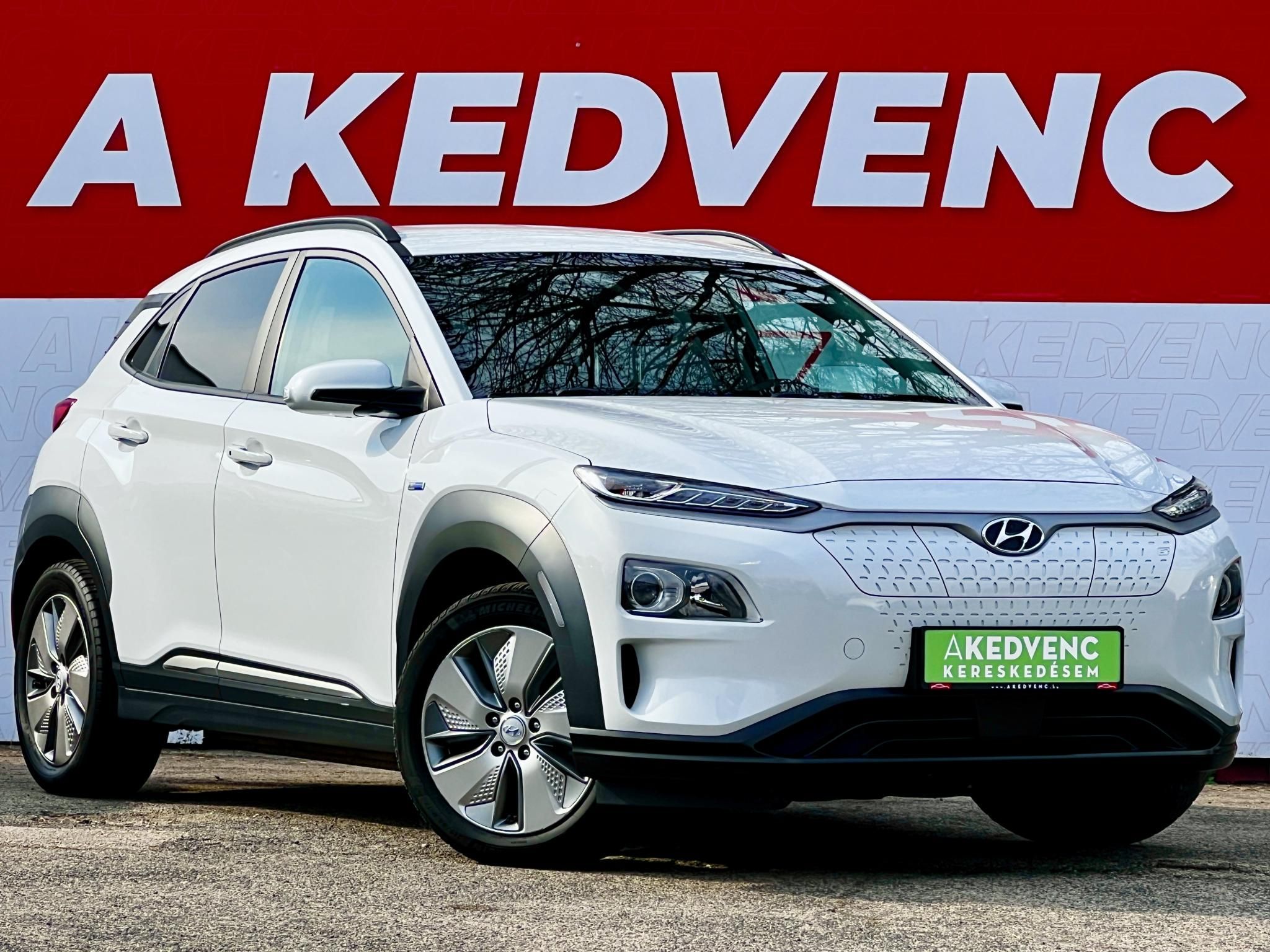 HYUNDAI KONA EV 64kWh Style 100% akku. HUD. sávtartó. CarPlay. 400km hatótáv!