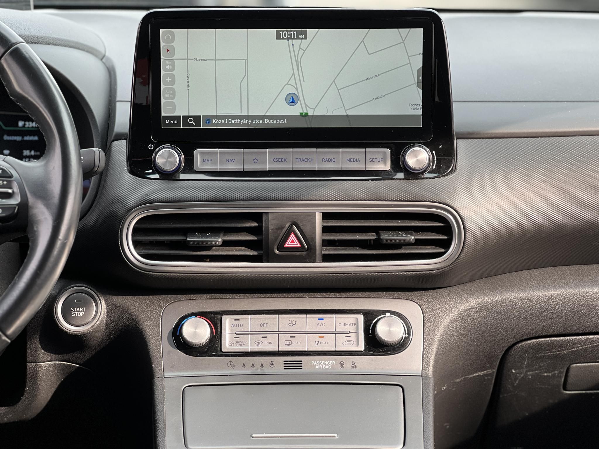 HYUNDAI KONA EV 64kWh Style 100% akku. HUD. sávtartó. CarPlay. 400km hatótáv!