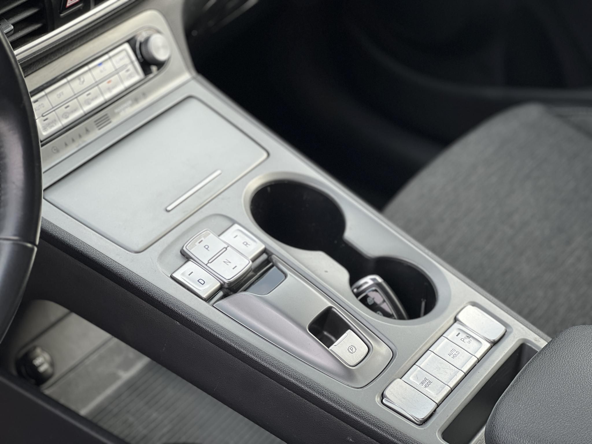 HYUNDAI KONA EV 64kWh Style 100% akku. HUD. sávtartó. CarPlay. 400km hatótáv!