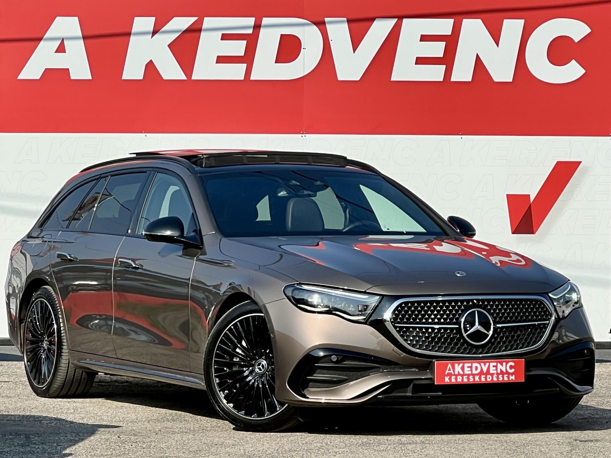 MERCEDES-BENZ E 300 e T 9G-TRONIC Plug-in hybrid AMG. 4D Burmester hifi 3DX2 kijelző Panorámatető Masszázs ülések!