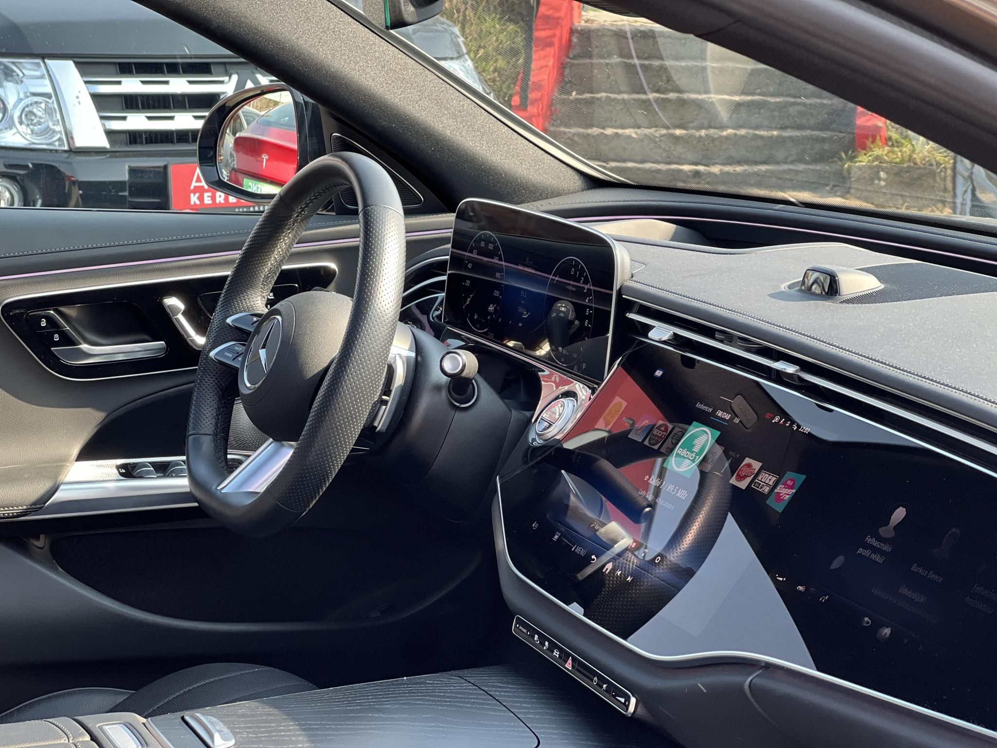 MERCEDES-BENZ E 300 e T 9G-TRONIC Plug-in hybrid AMG. 4D Burmester hifi 3DX2 kijelző Panorámatető Masszázs ülések!