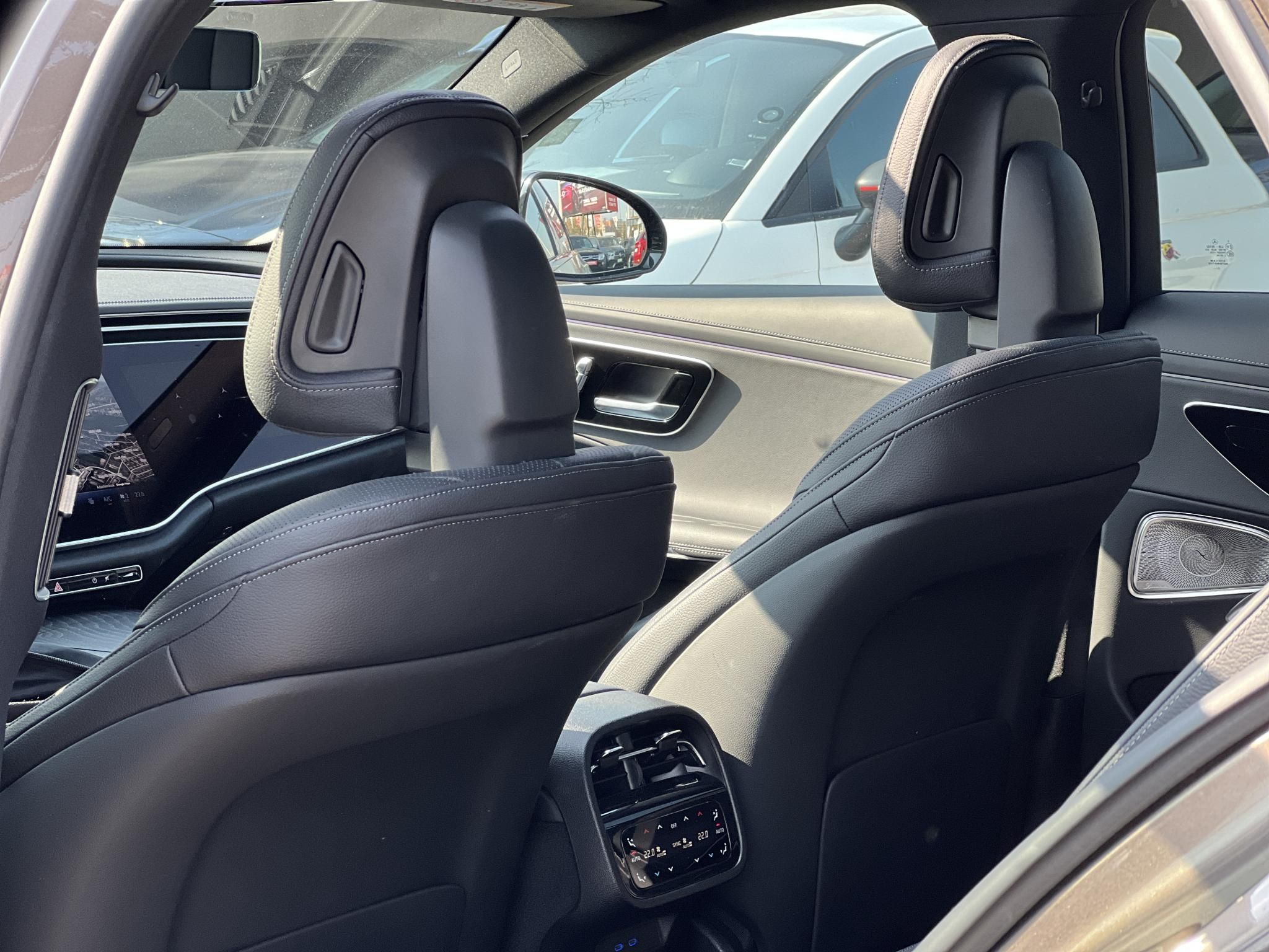 MERCEDES-BENZ E 300 e T 9G-TRONIC Plug-in hybrid AMG. 4D Burmester hifi 3DX2 kijelző Panorámatető Masszázs ülések!