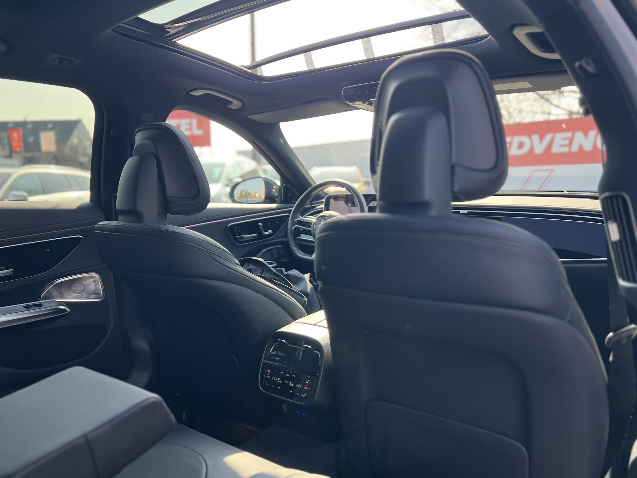 MERCEDES-BENZ E 300 e T 9G-TRONIC Plug-in hybrid AMG. 4D Burmester hifi 3DX2 kijelző Panorámatető Masszázs ülések!