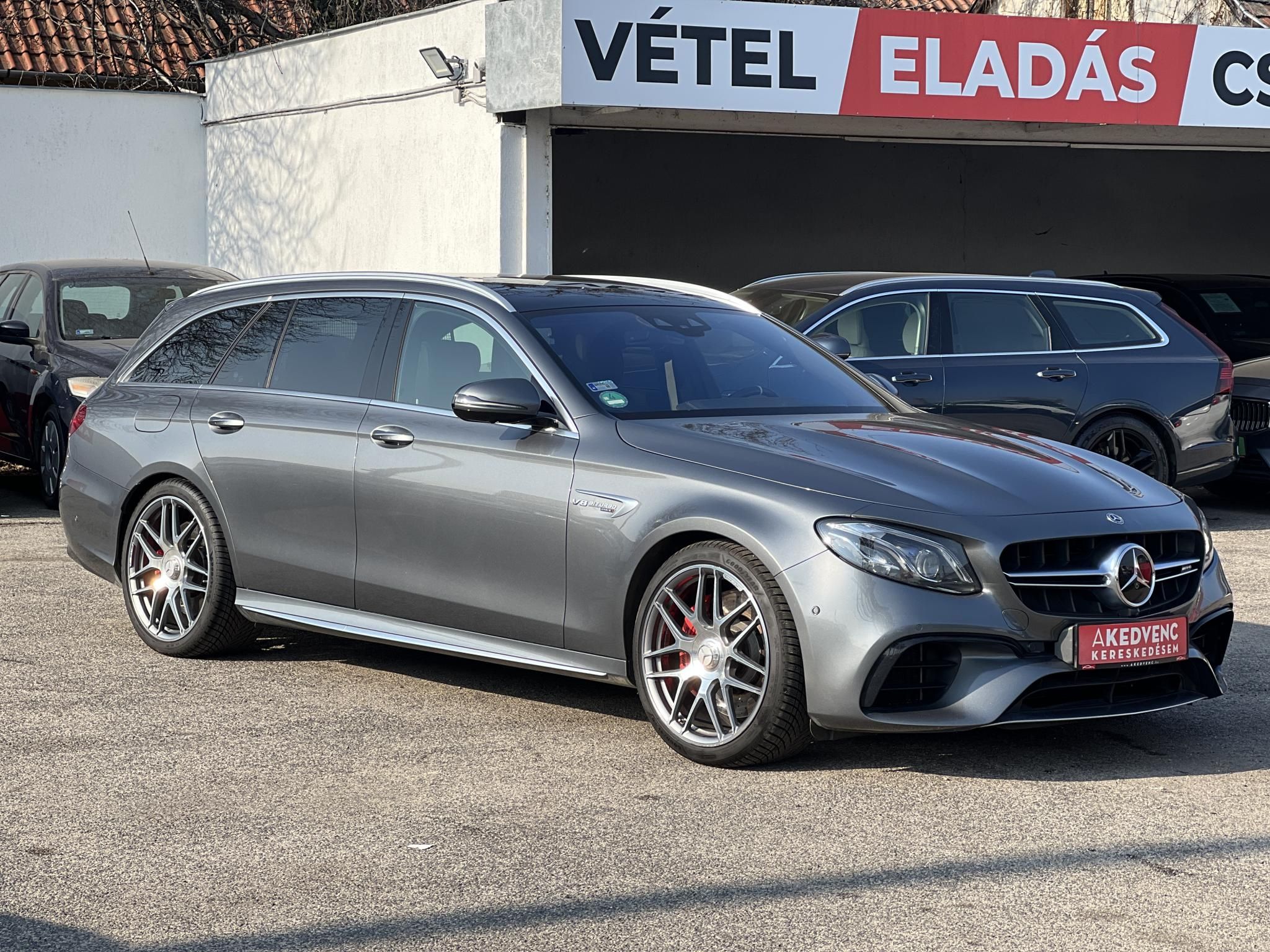MERCEDES-AMG E 63 S T 4MATIC+ 9G-TRONIC 612LE. Panorámatető. burmester. üléshűtés. digitális műszerfal. CARPLAY