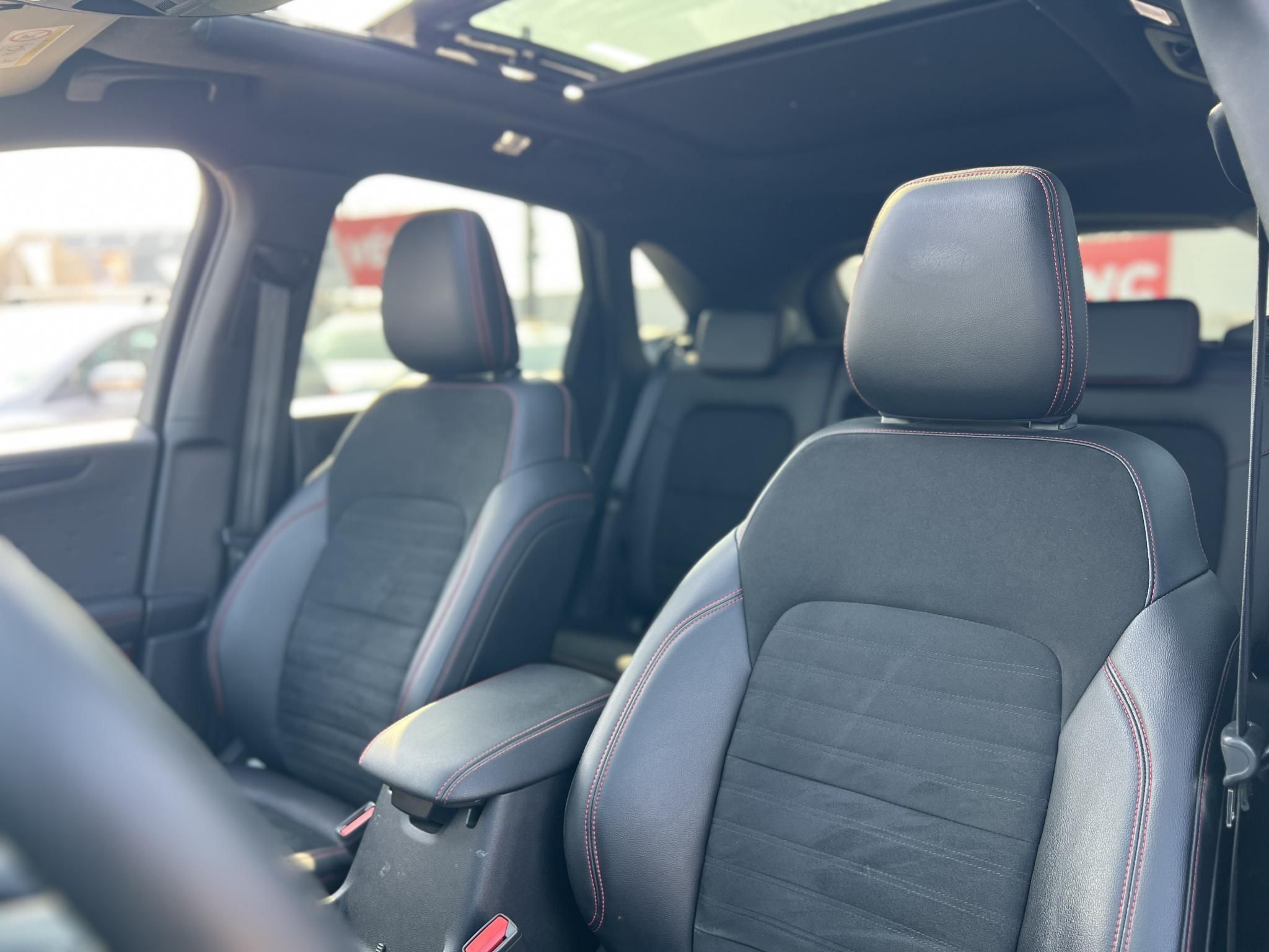 FORD KUGA 2.5 PHEV ST-Line CVT ST-line. panoráma tető