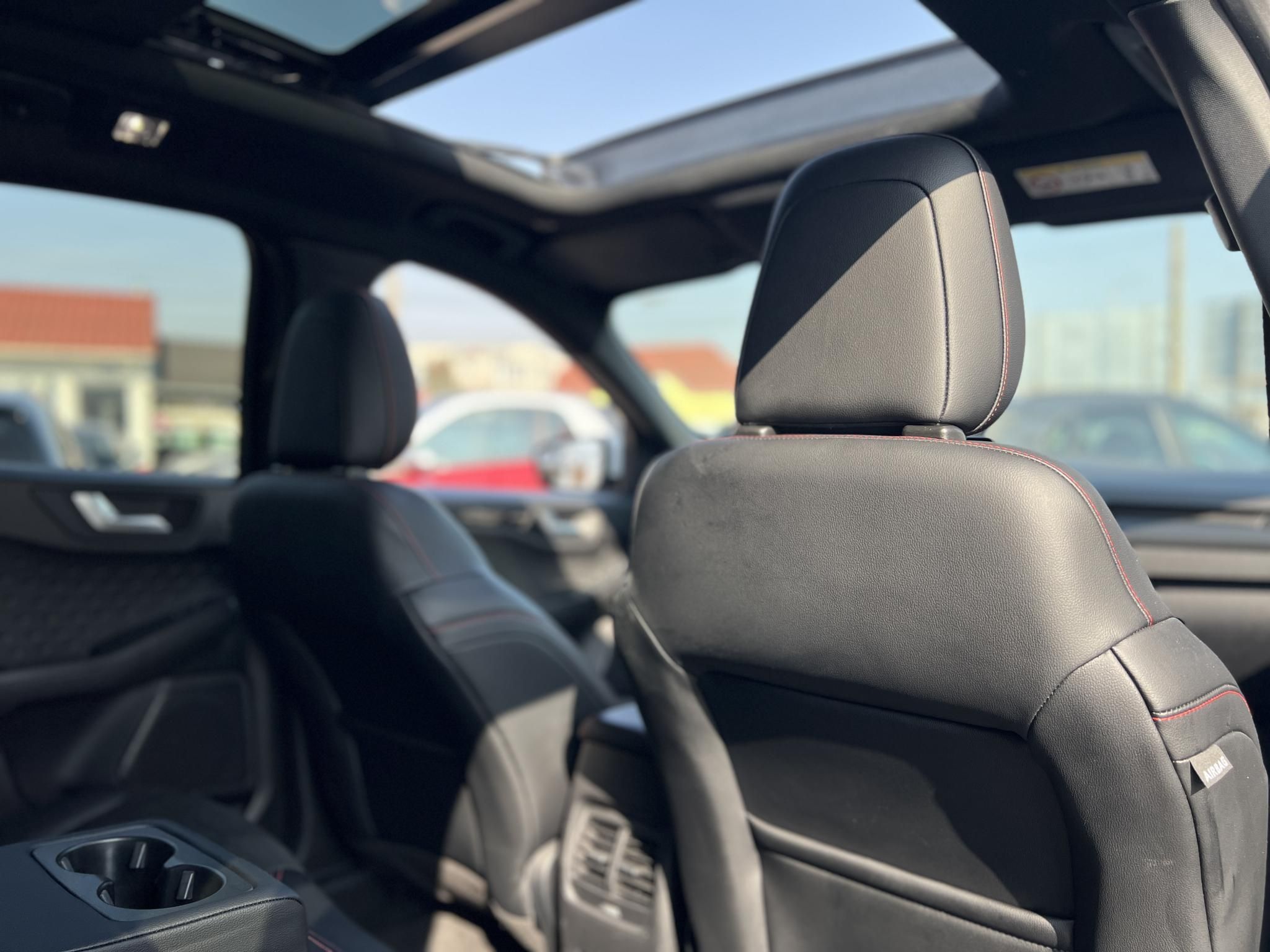 FORD KUGA 2.5 PHEV ST-Line CVT ST-line. panoráma tető