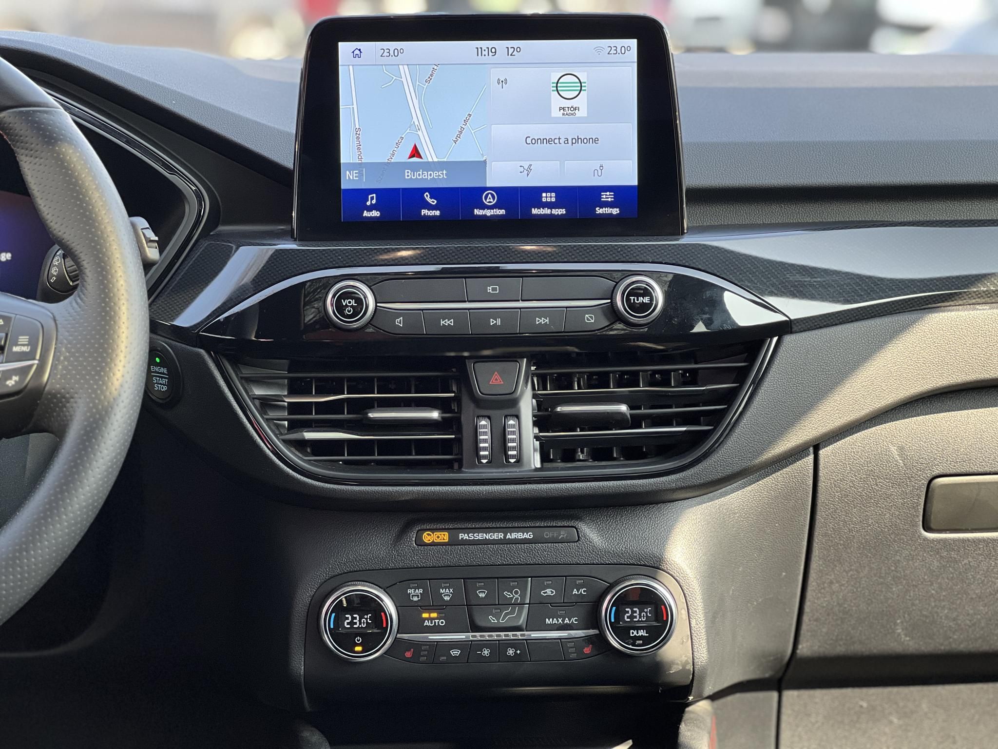 FORD KUGA 2.5 PHEV ST-Line CVT ST-line. panoráma tető