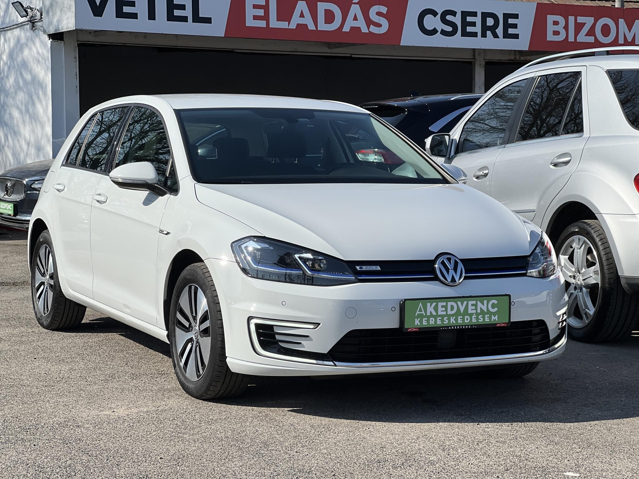 VOLKSWAGEN GOLF VII e-Golf Edition 120e km. 230km hatótáv. 2 töltő kábel. CARPLAY!