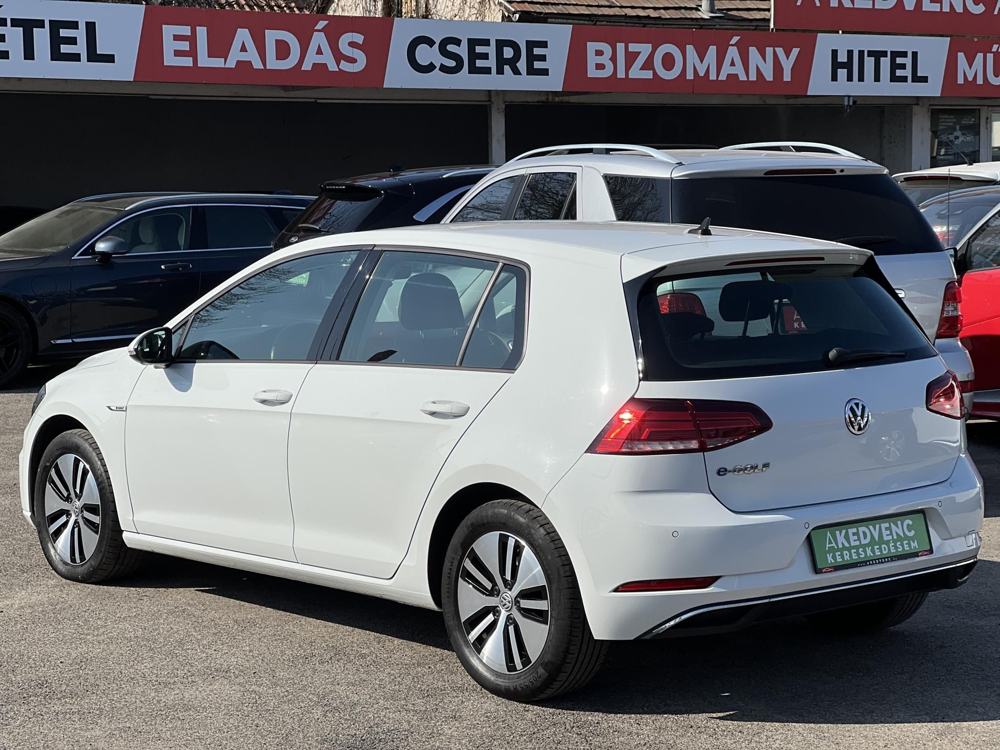 VOLKSWAGEN GOLF VII e-Golf Edition 120e km. 230km hatótáv. 2 töltő kábel. CARPLAY!