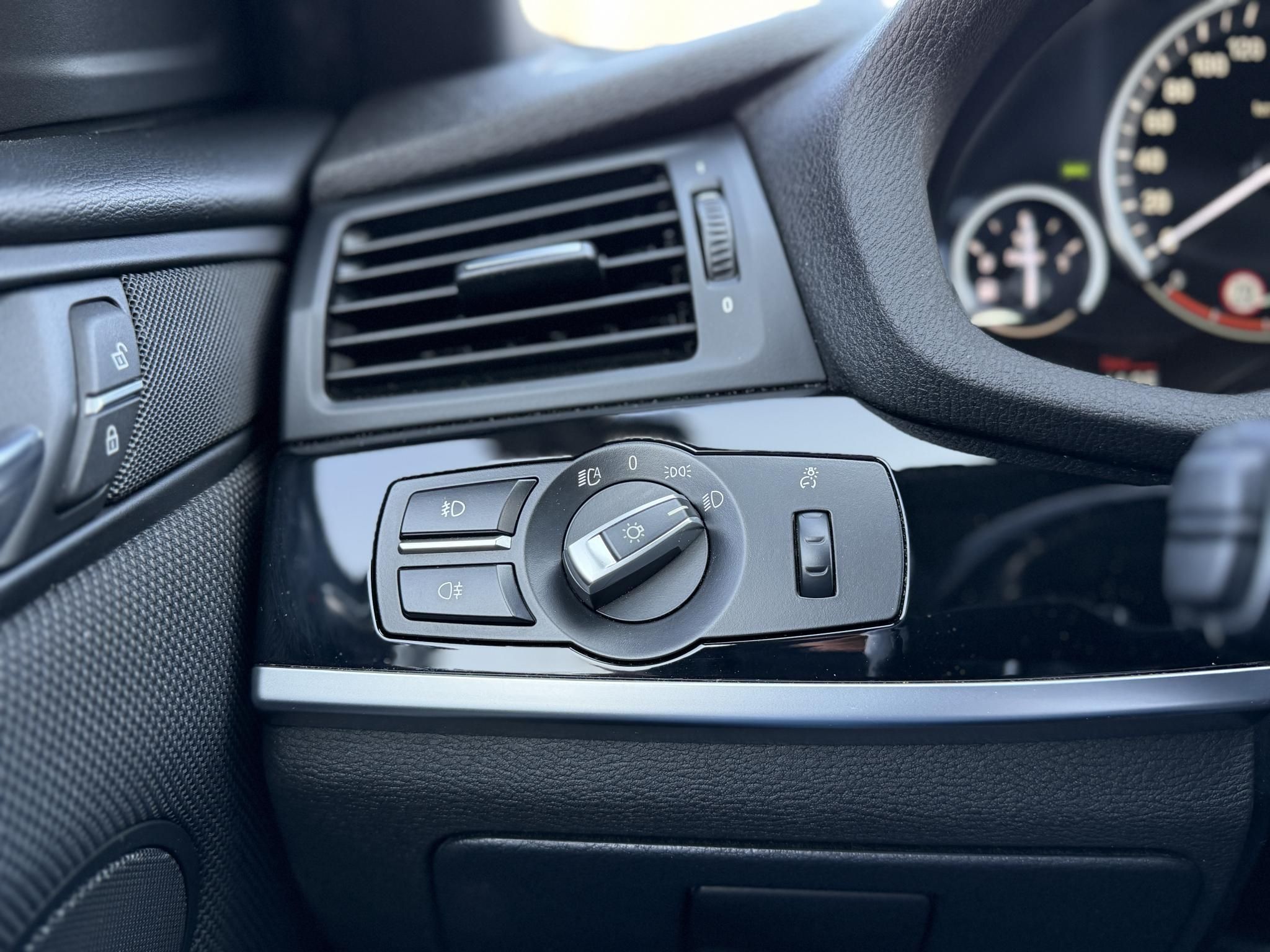 BMW X4 xDrive20d M Sport (Automata) 133e km. M.o.-i. magasan felszerelt. téli-nyári kerék. teljes szerviztörténet!