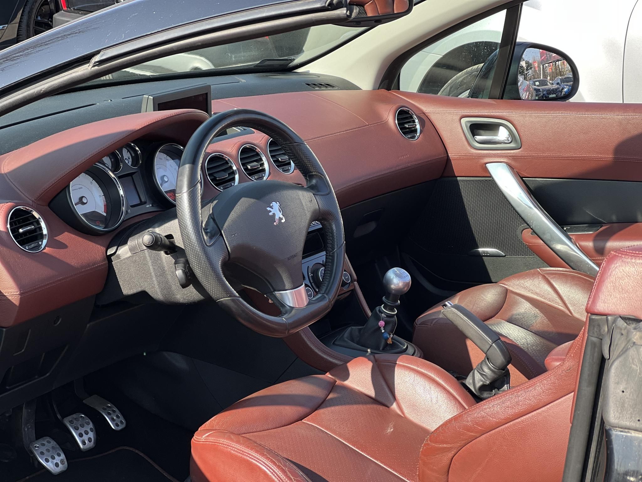 PEUGEOT 308 CC 1.6 THP Premium Pack 91e km. Magyarországi. memóriás ülés. ülésfűtés. barna bőr. vezérlés cserélve!