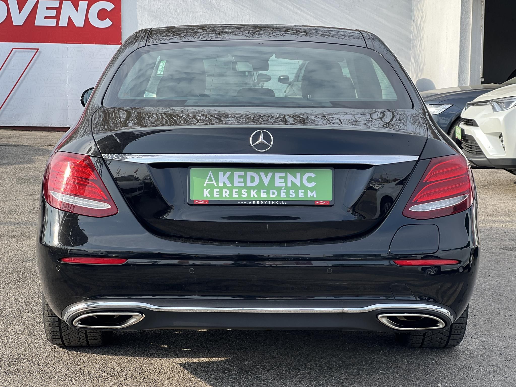 MERCEDES-BENZ E 350 e 9G-TRONIC 150e km. Bőr belső. kamera. frissen szervizelt
