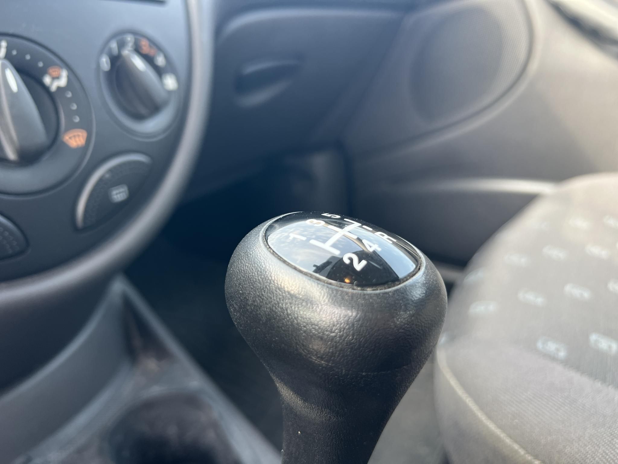 FORD FOCUS 1.4 Ambiente M.o.-i. 1.tul. Friss műszaki vizsga. Kifogástalan állapot!