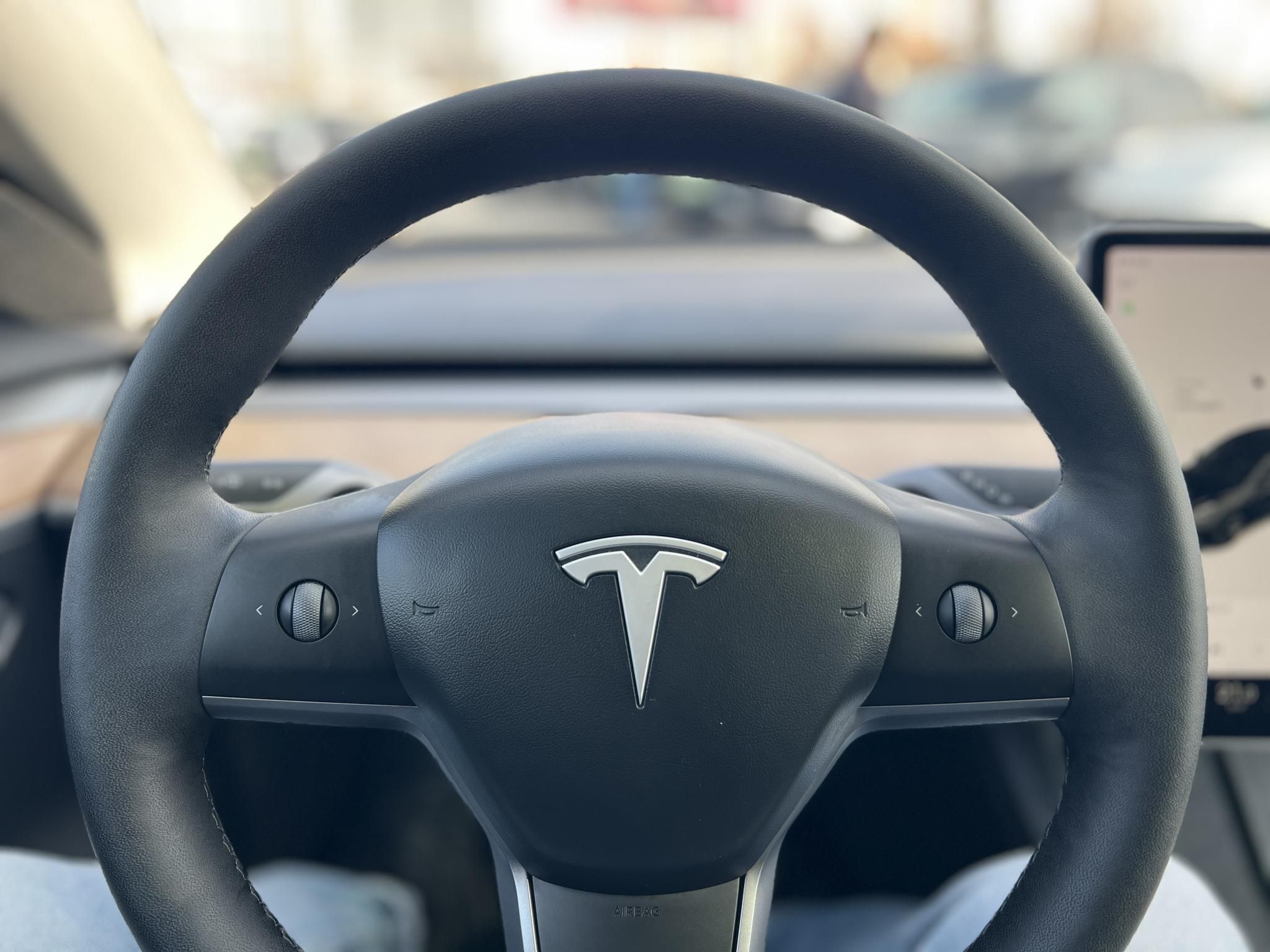 TESLA MODEL 3 Long Range AWD (Automata) 50e km. hőszivattyú. téli-nyári kerékszett