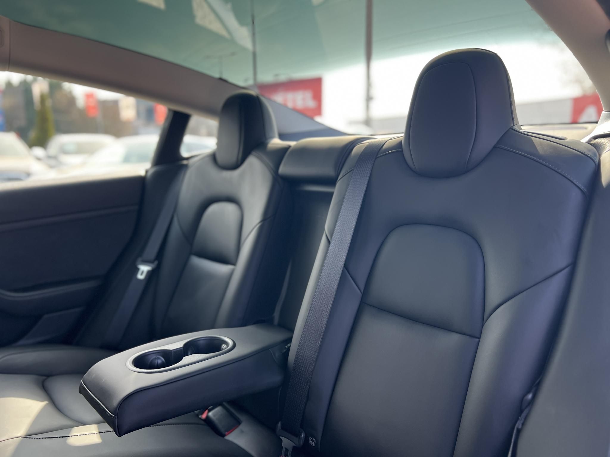 TESLA MODEL 3 Long Range AWD (Automata) 50e km. hőszivattyú. téli-nyári kerékszett