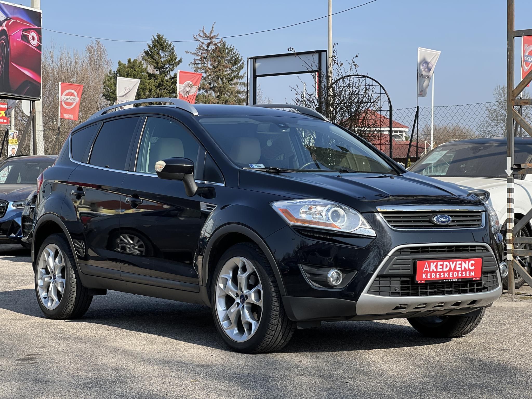 FORD KUGA 2.5T Titanium Individual 4WD (Automata) Magyarországi. 4 évszakos gumik. világos belső. vezérlés cserélve!