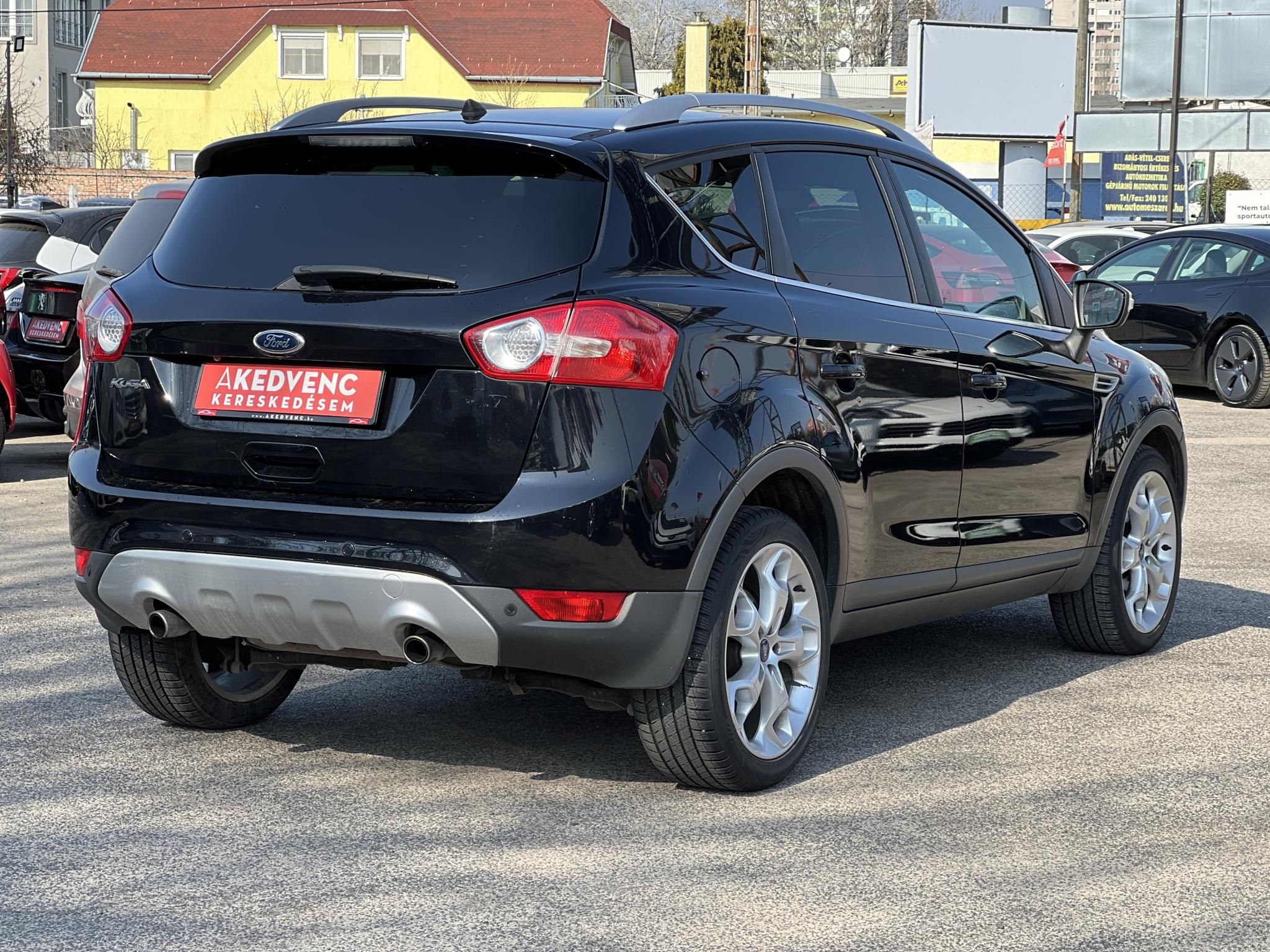 FORD KUGA 2.5T Titanium Individual 4WD (Automata) Magyarországi. 4 évszakos gumik. világos belső. vezérlés cserélve!