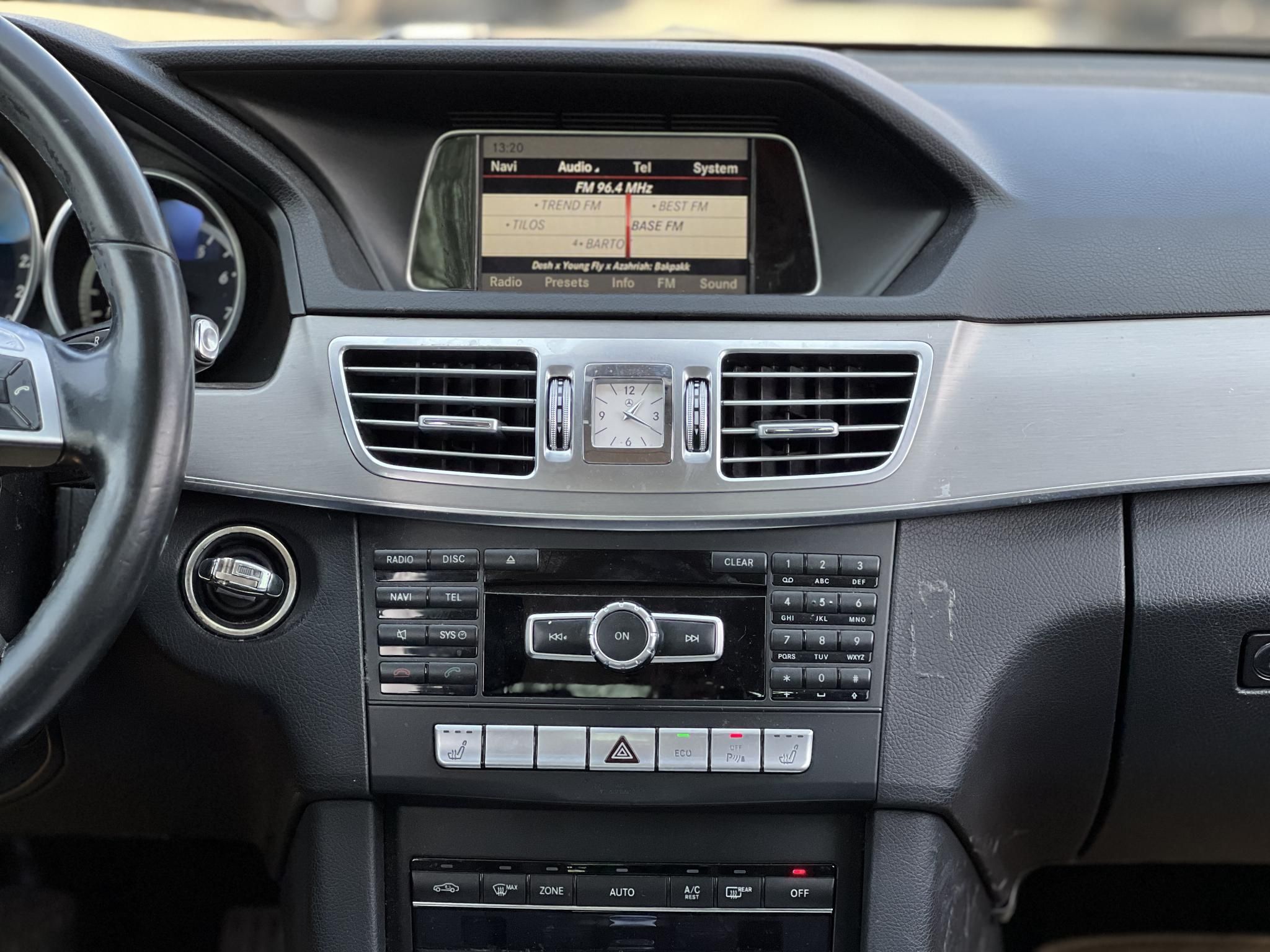 MERCEDES-BENZ E-OSZTÁLY E 200 Avantgarde (Automata) Napfénytető Ülésfűtés F1 váltó Bőr belső Ex taxi A LEGJOBB ÁRON!