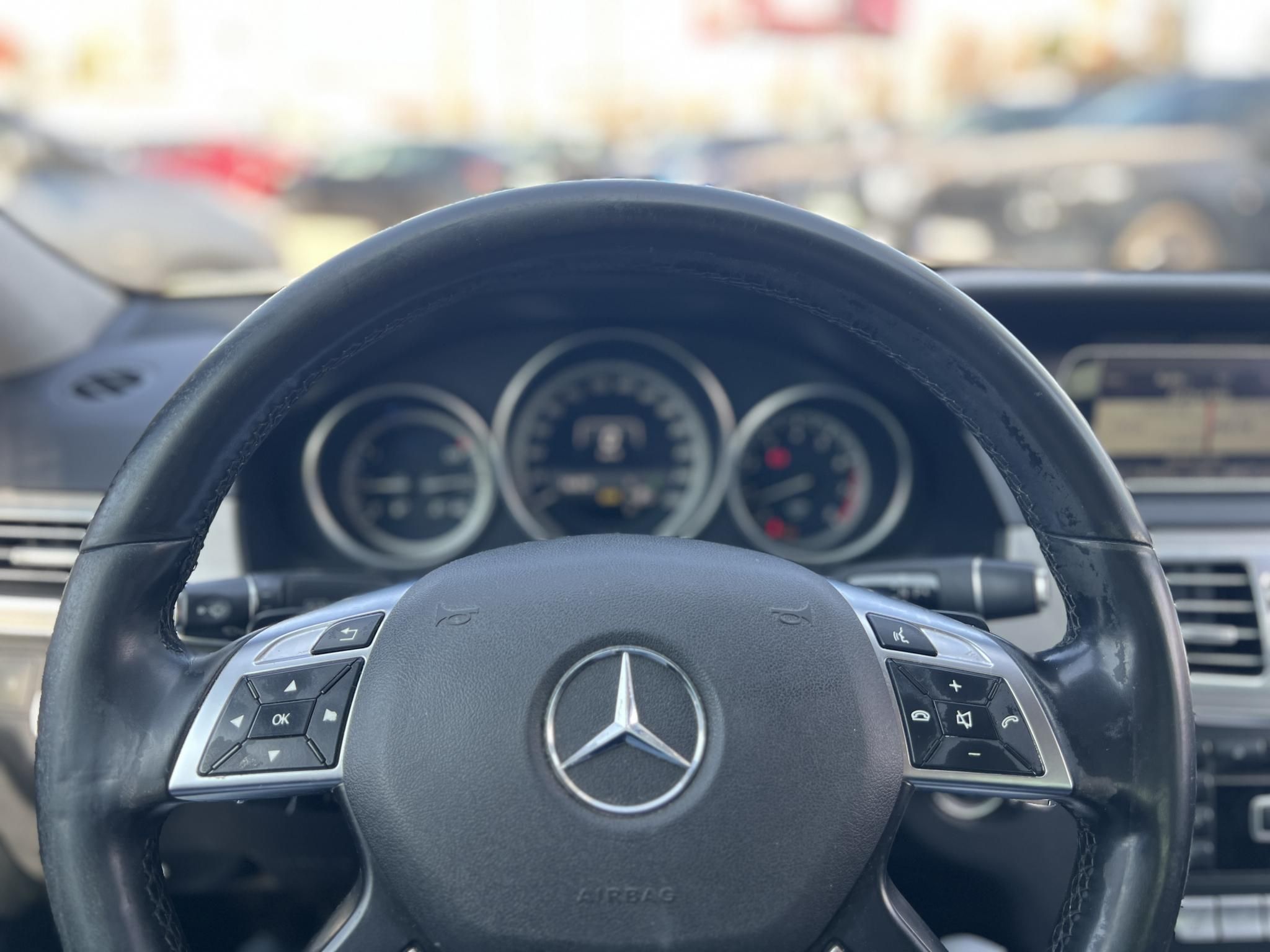 MERCEDES-BENZ E-OSZTÁLY E 200 Avantgarde (Automata) Napfénytető Ülésfűtés F1 váltó Bőr belső Ex taxi A LEGJOBB ÁRON!