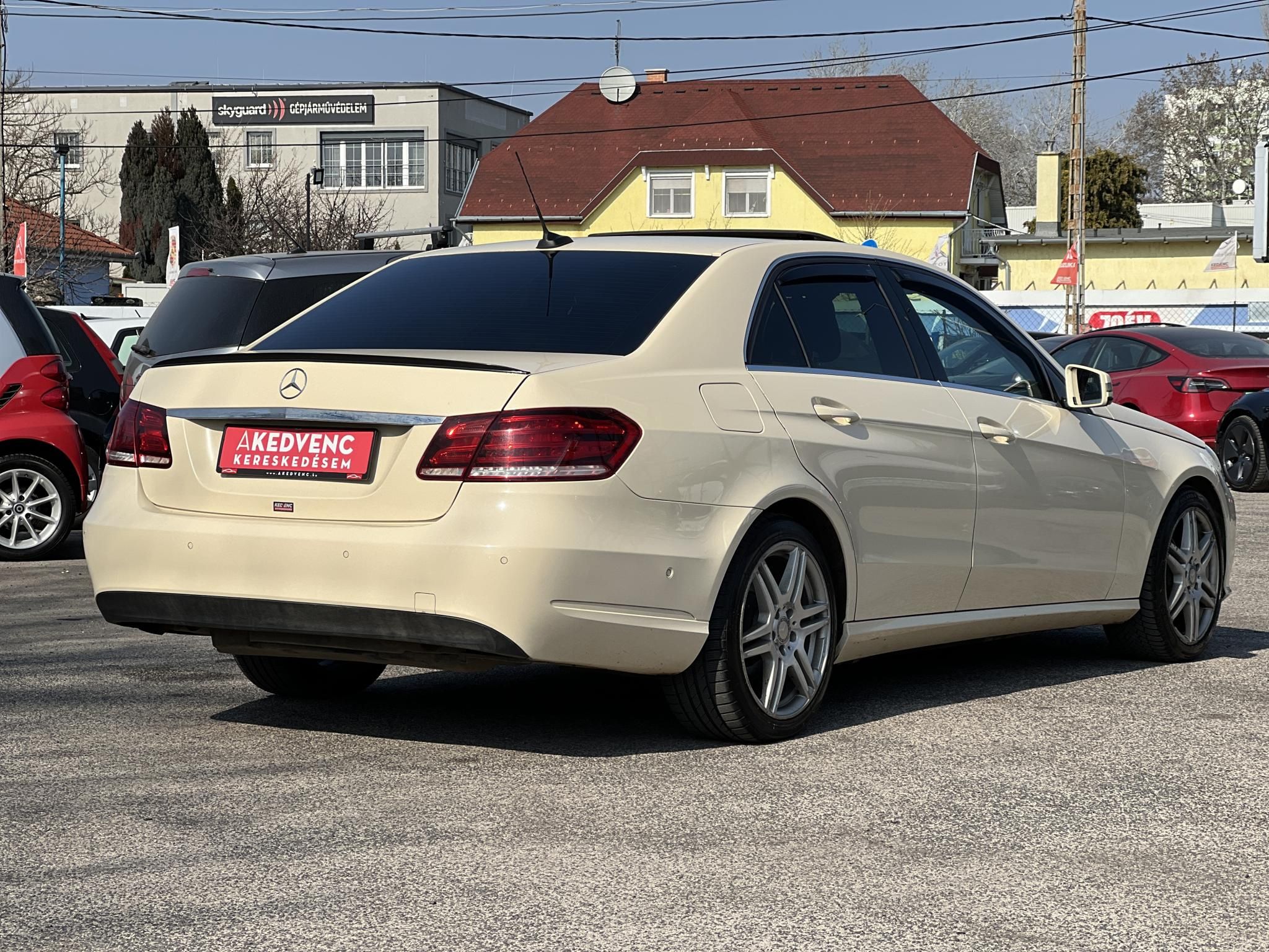 MERCEDES-BENZ E-OSZTÁLY E 200 Avantgarde (Automata) Napfénytető Ülésfűtés F1 váltó Bőr belső Ex taxi A LEGJOBB ÁRON!