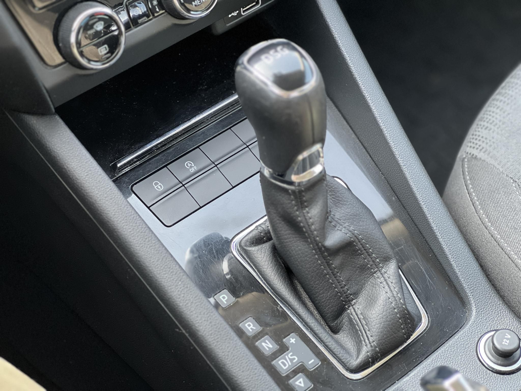 SKODA OCTAVIA 1.4 TSI Style DSG M.o.-i. sérülésmentes. CARPLAY!