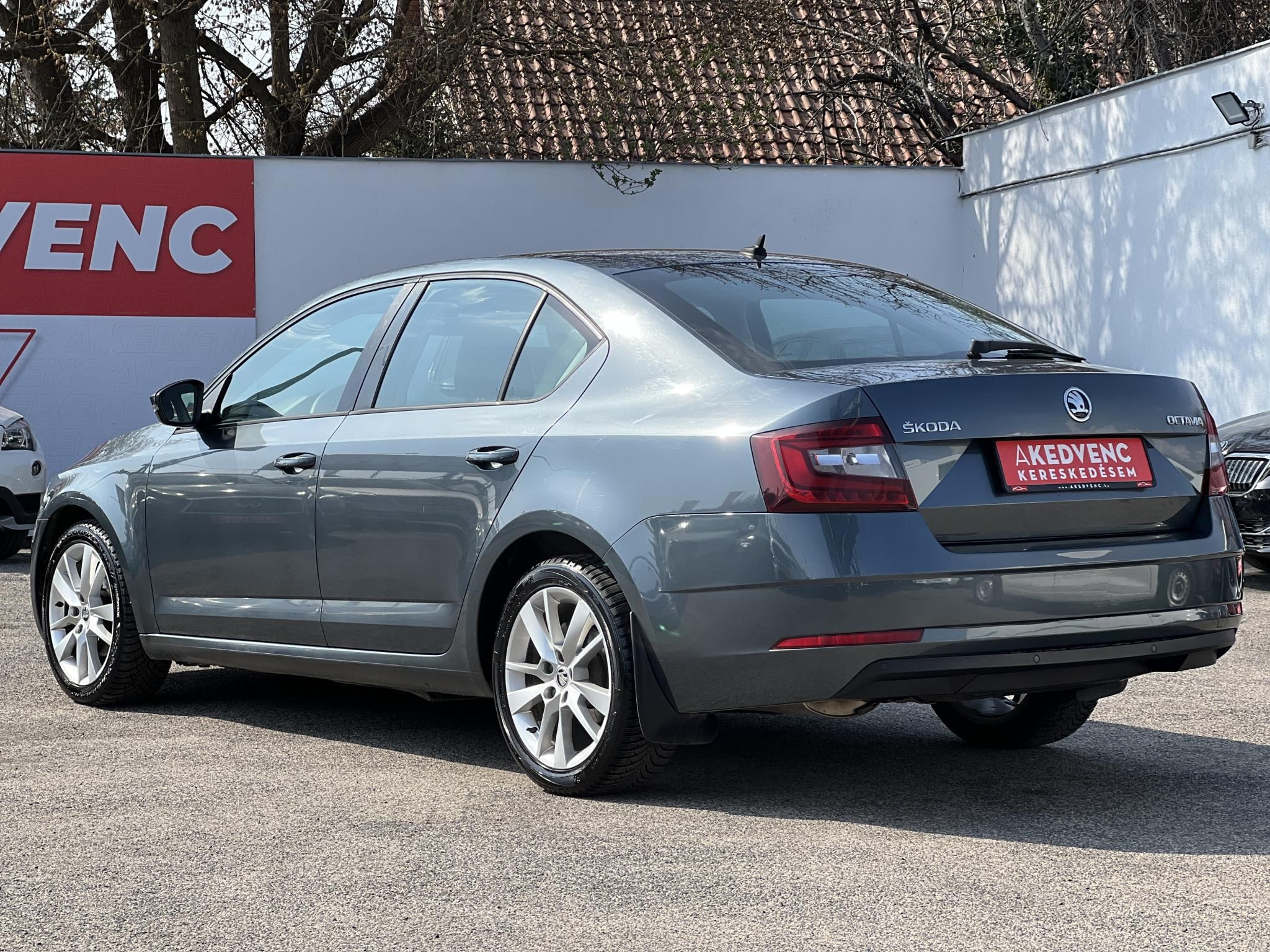 SKODA OCTAVIA 1.4 TSI Style DSG M.o.-i. sérülésmentes. CARPLAY!