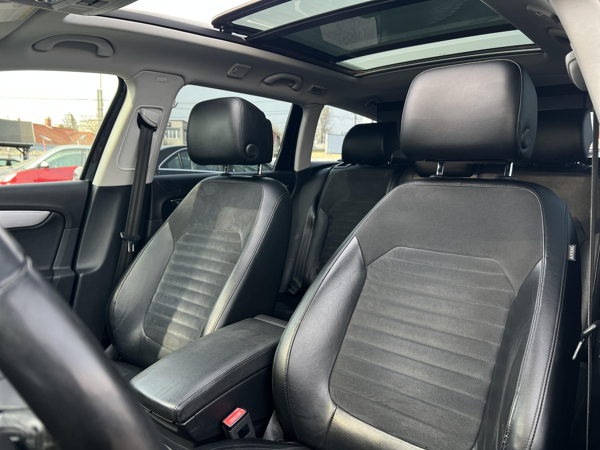 VOLKSWAGEN PASSAT Variant 3.6 V6 Highline 4Motion DSG Xenon Panorámatető Tempomat Ülésfűtés Vonóhorog