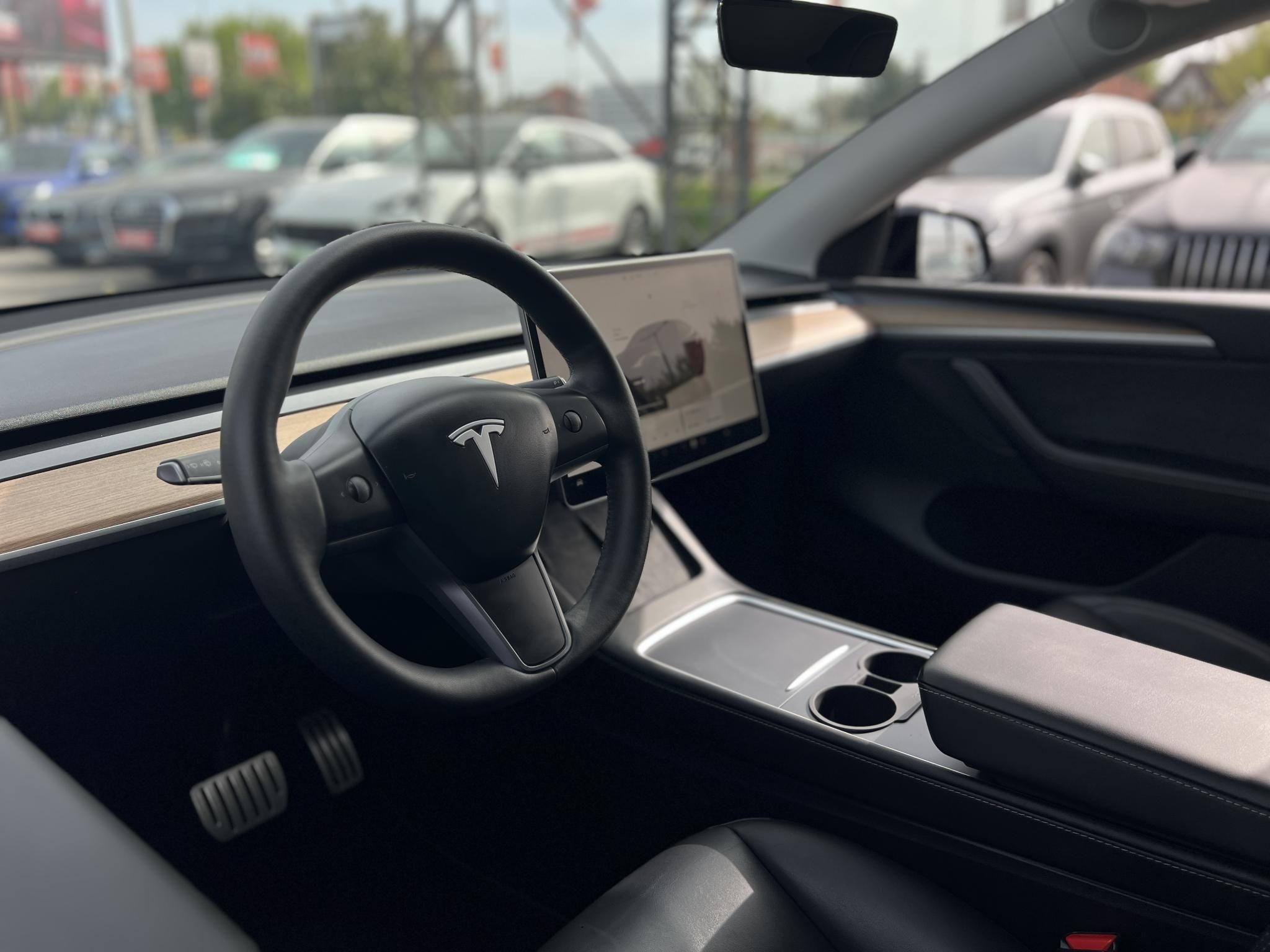 TESLA MODEL Y Performance AWD (Automata) 70e km. AMD Ryzen. mátrix LED. premium hifi. hőszivattyú!