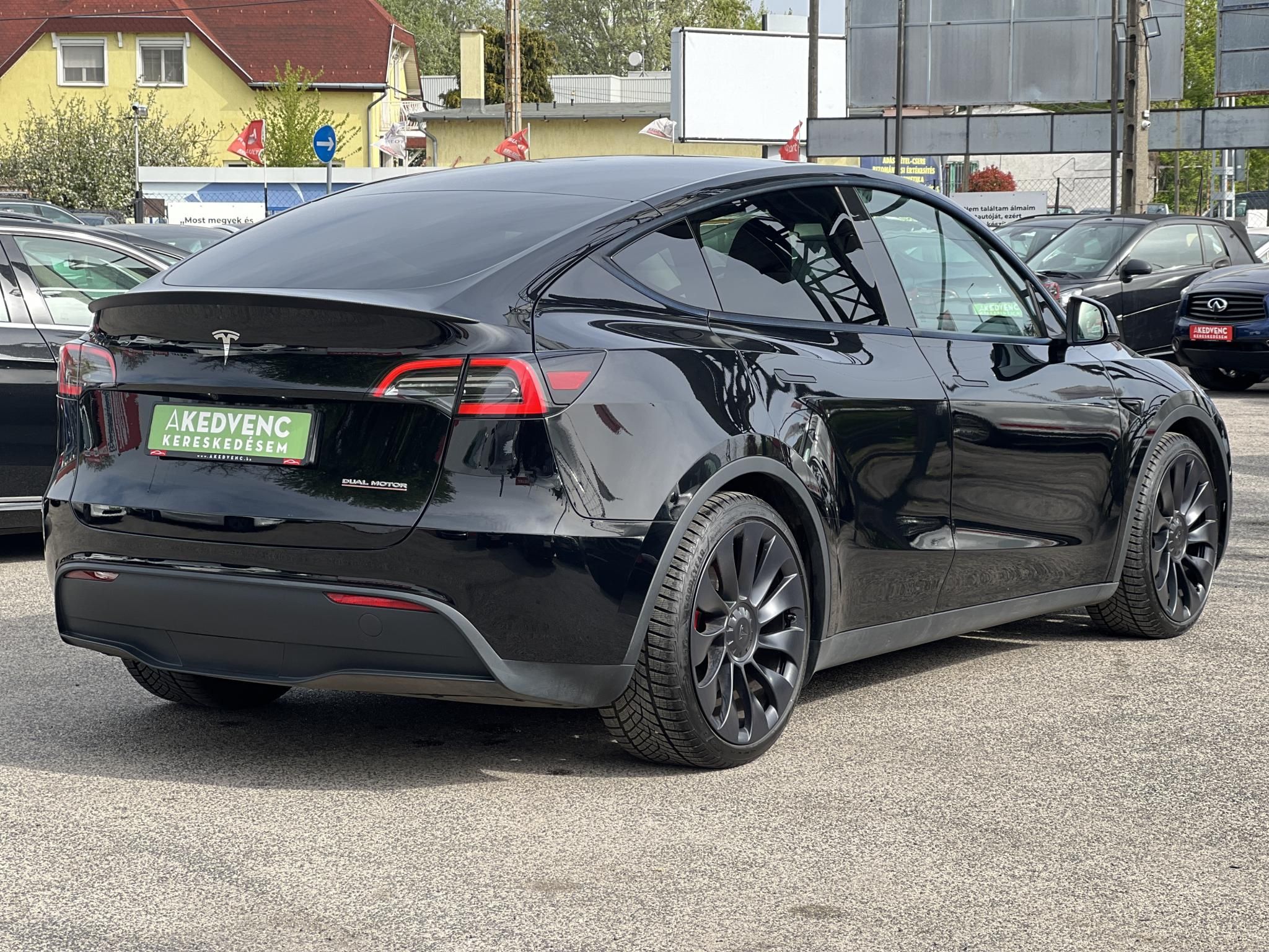 TESLA MODEL Y Performance AWD (Automata) 70e km. AMD Ryzen. mátrix LED. premium hifi. hőszivattyú!
