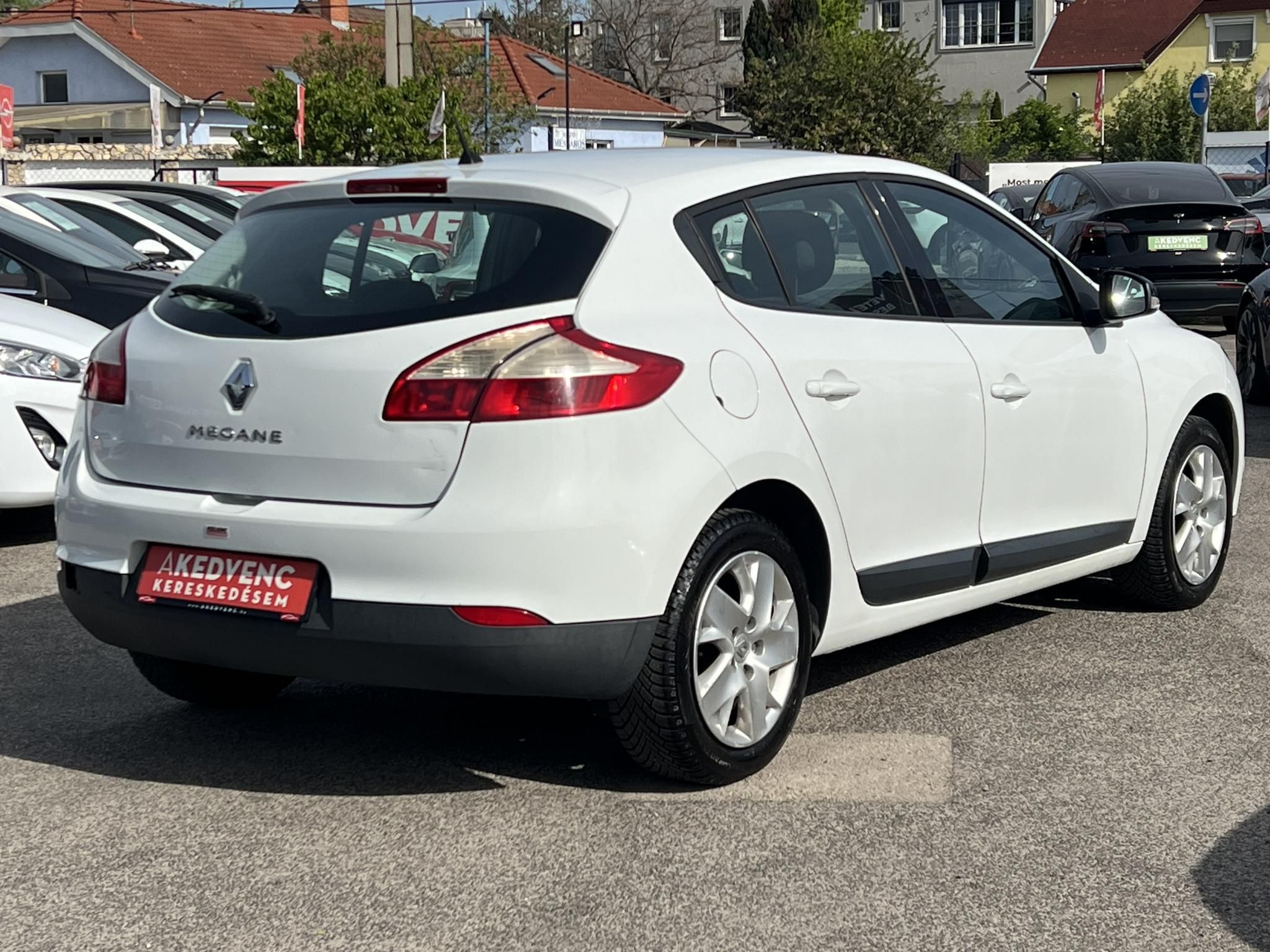 RENAULT MEGANE 1.6 Dynamique Magyarországi. teljes szerviztörténet! LEGJOBB ÁR!