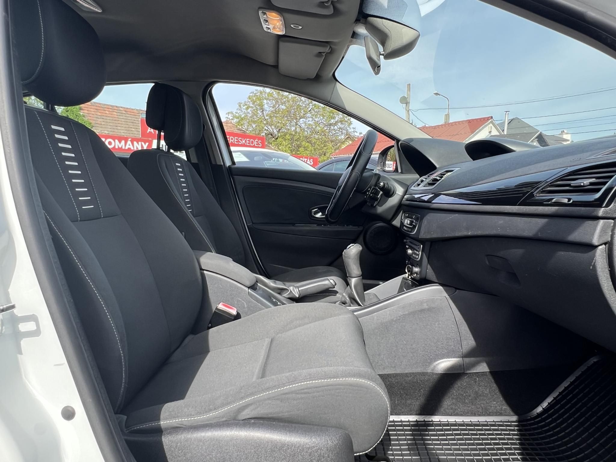 RENAULT MEGANE 1.6 Dynamique Magyarországi. teljes szerviztörténet! LEGJOBB ÁR!